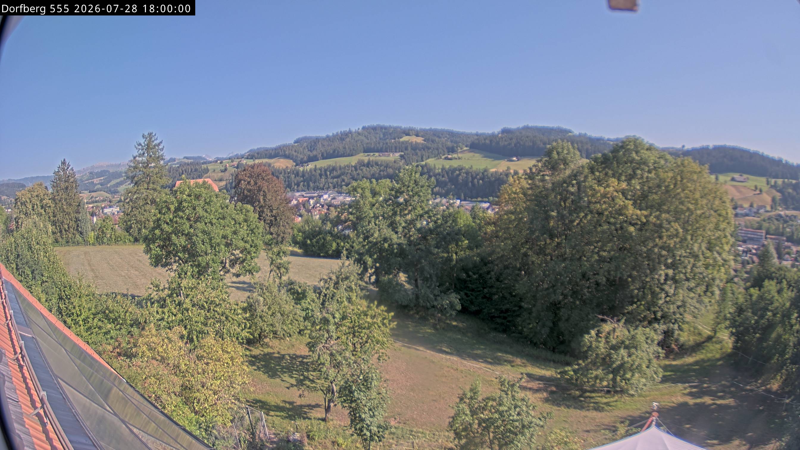 Webcam-Bild: Aussicht vom Dorfberg in Langnau 20260728-180000