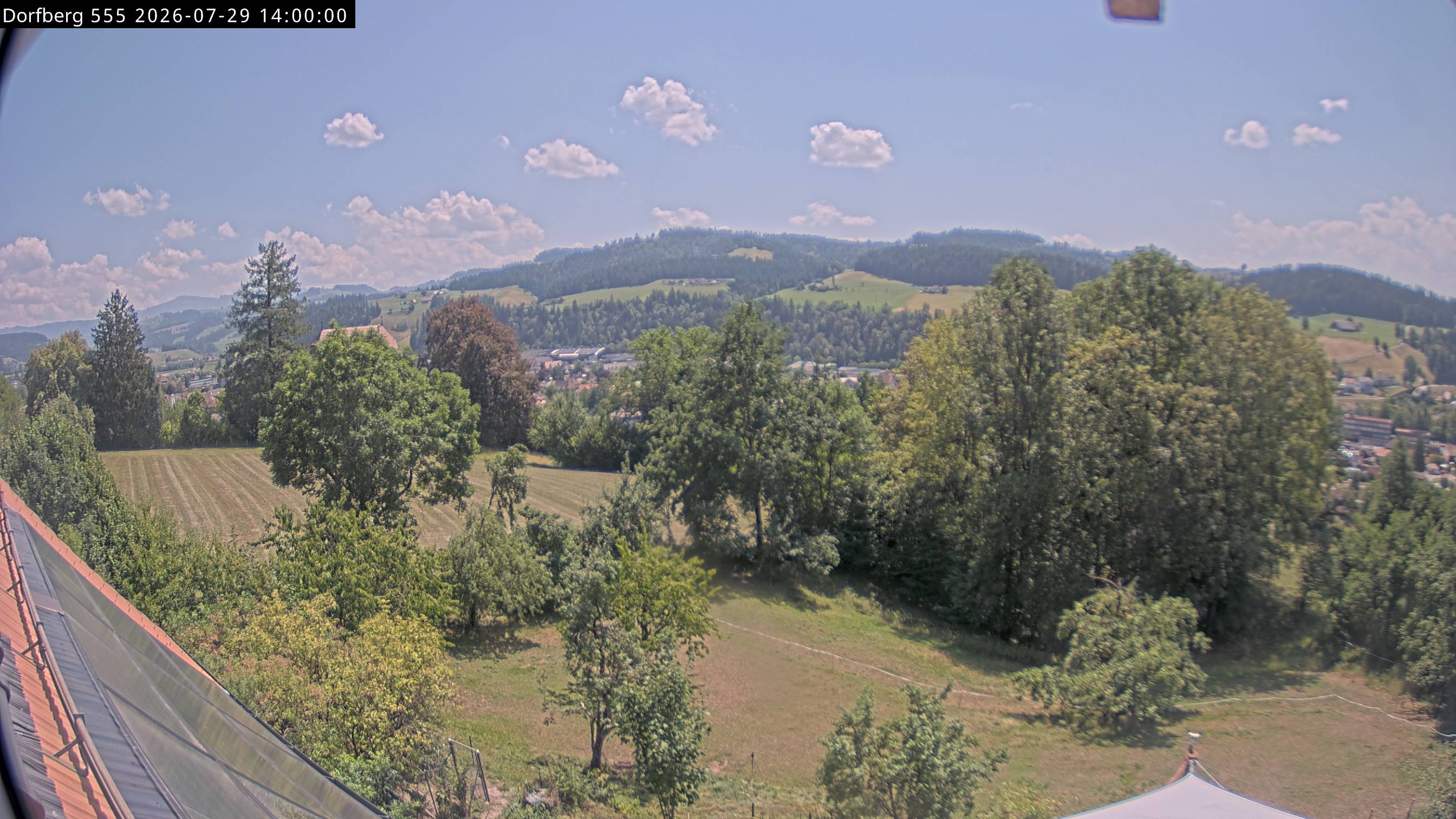 Webcam-Bild: Aussicht vom Dorfberg in Langnau 20260729-140000