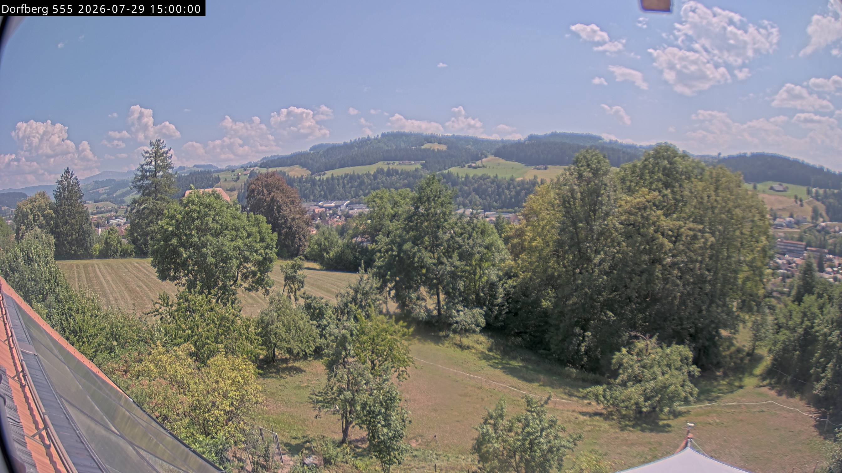 Webcam-Bild: Aussicht vom Dorfberg in Langnau 20260729-150000