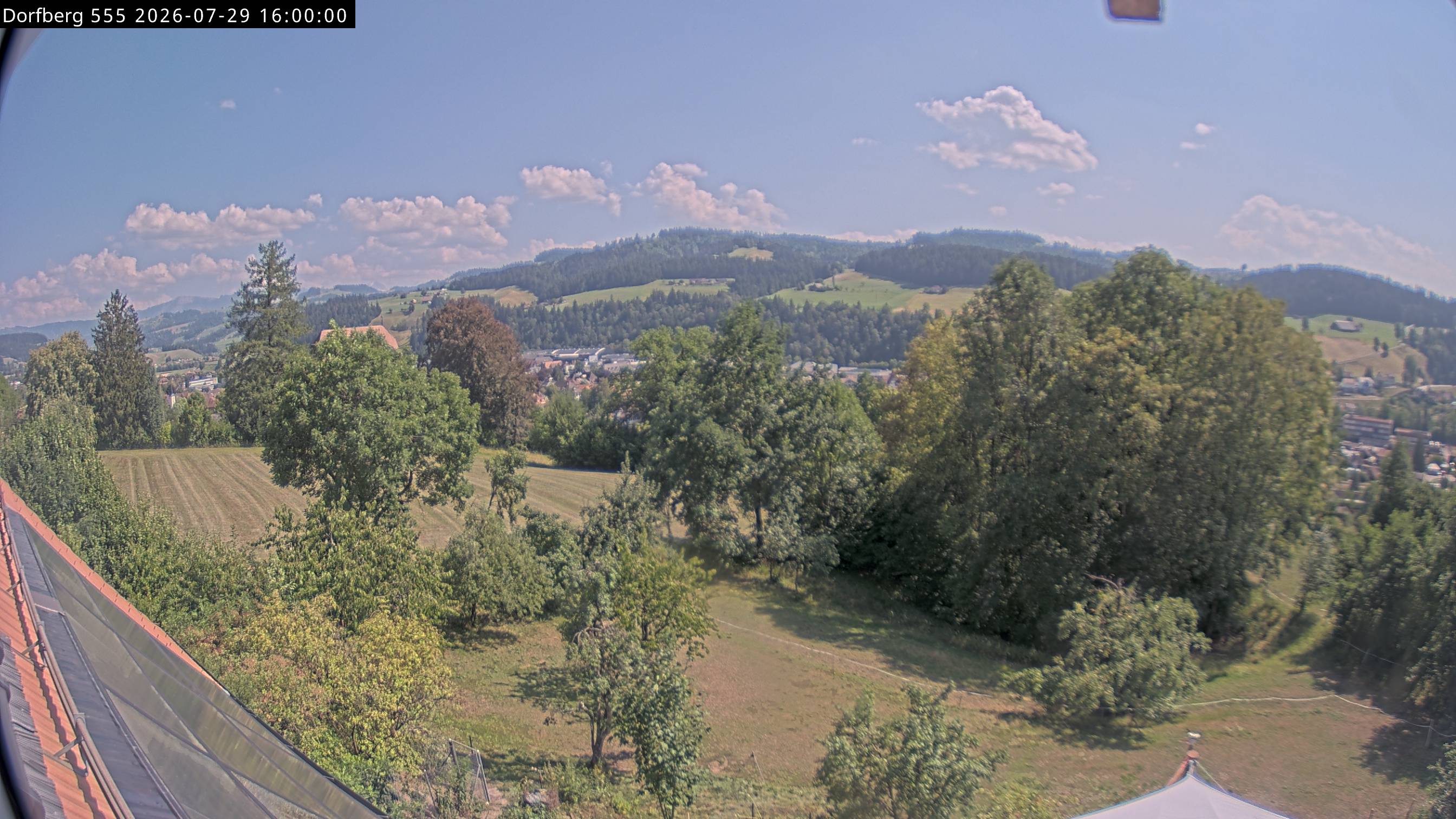 Webcam-Bild: Aussicht vom Dorfberg in Langnau 20260729-160000