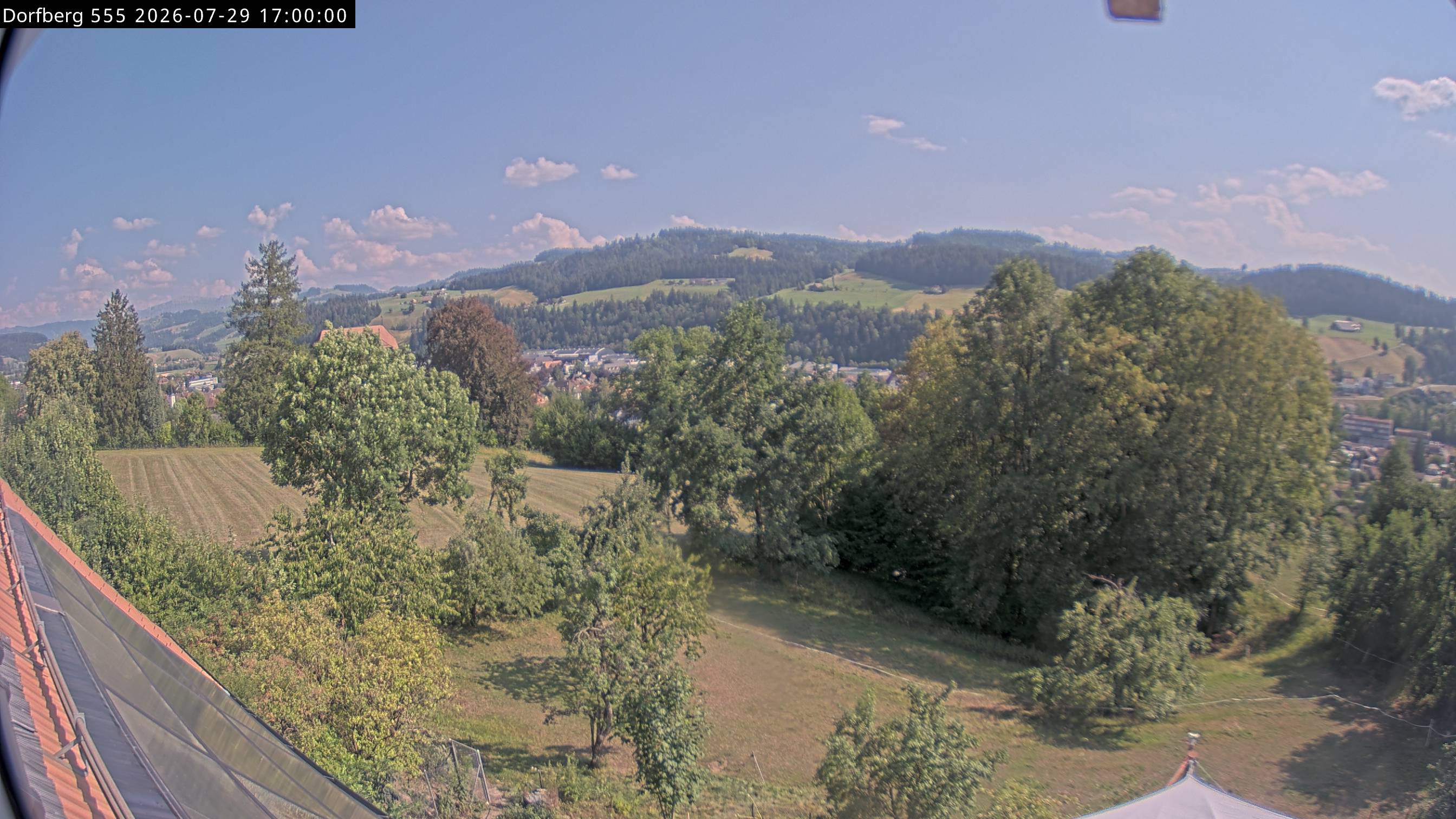 Webcam-Bild: Aussicht vom Dorfberg in Langnau 20260729-170000