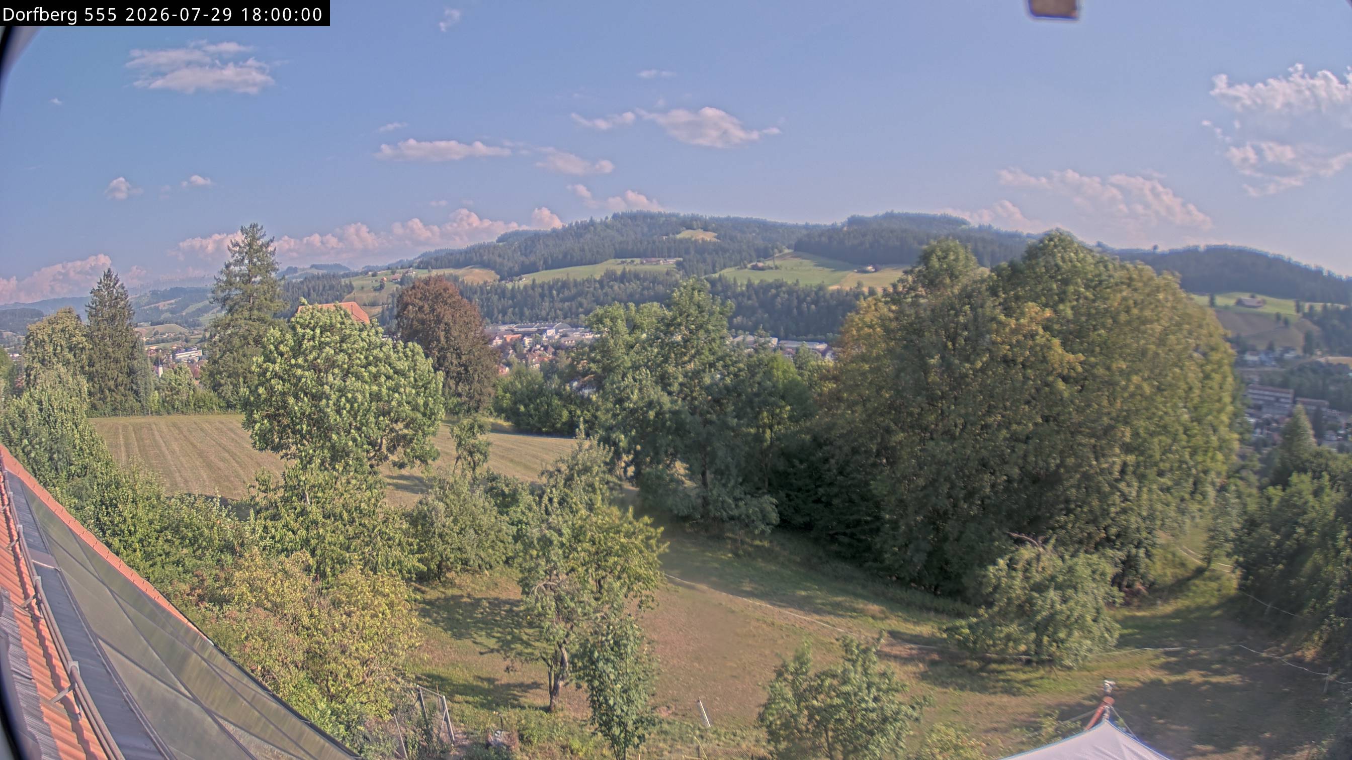 Webcam-Bild: Aussicht vom Dorfberg in Langnau 20260729-180000