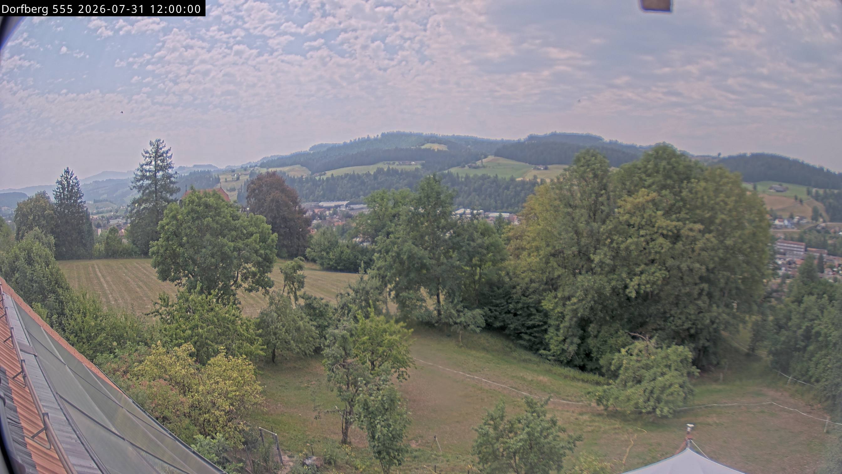 Webcam-Bild: Aussicht vom Dorfberg in Langnau 20260731-120000