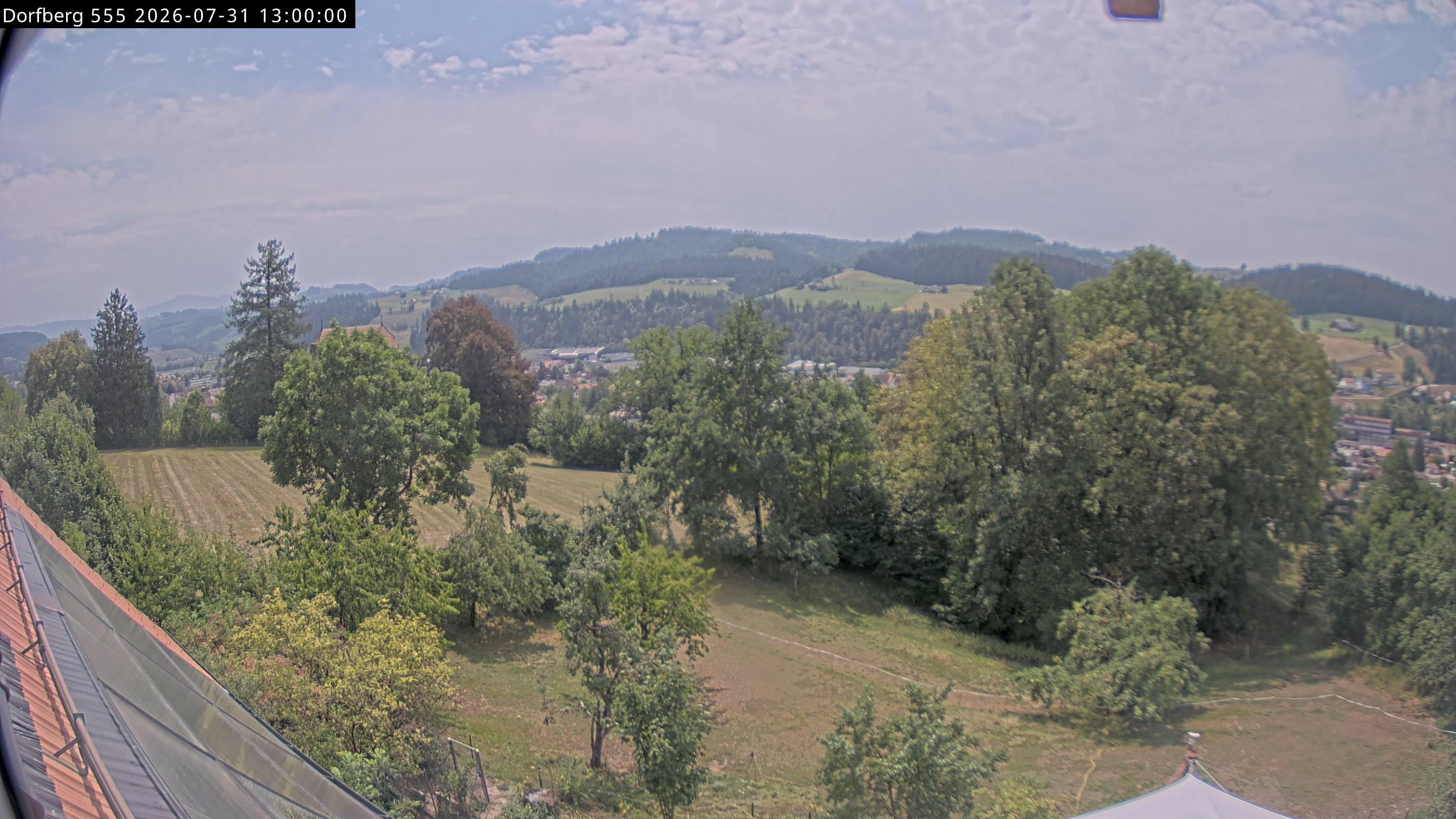 Webcam-Bild: Aussicht vom Dorfberg in Langnau 20260731-130000