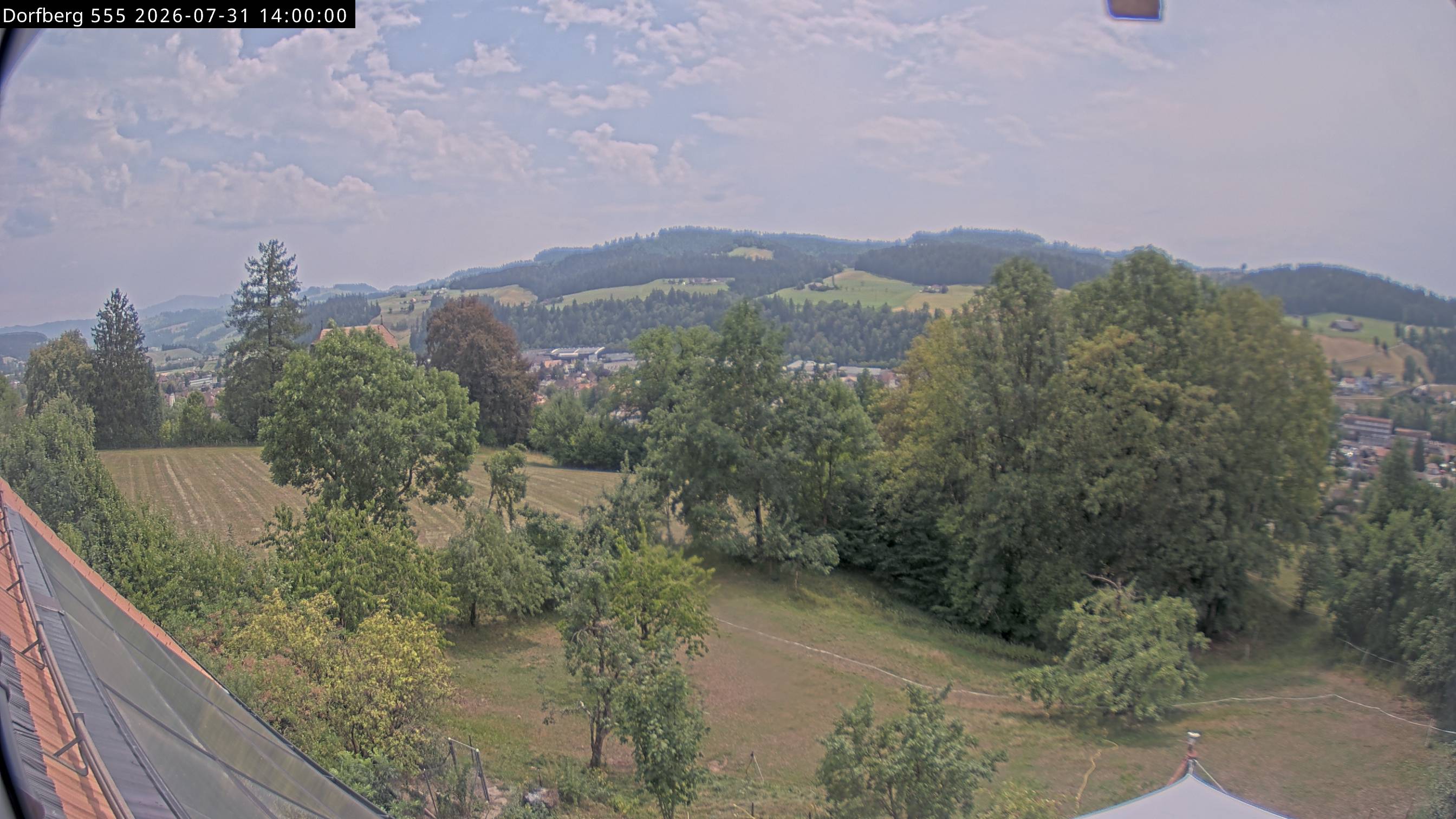 Webcam-Bild: Aussicht vom Dorfberg in Langnau 20260731-140000