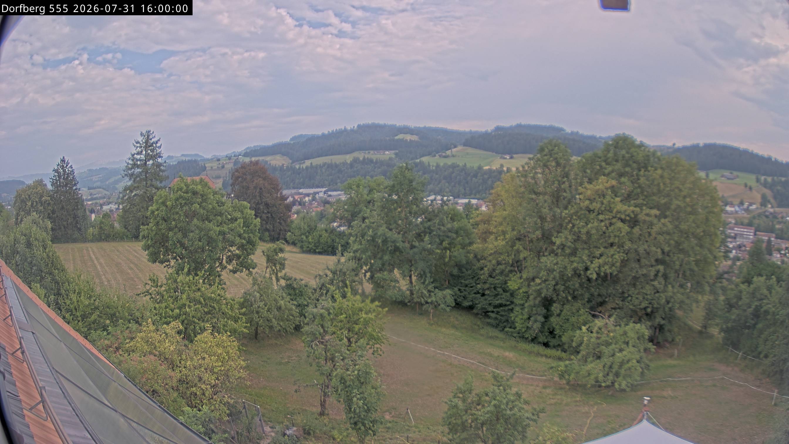 Webcam-Bild: Aussicht vom Dorfberg in Langnau 20260731-160000