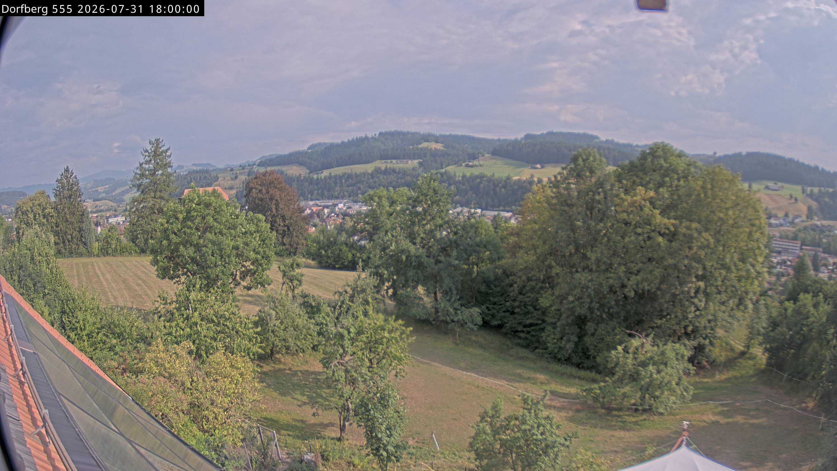 Webcam-Bild: Aussicht vom Dorfberg in Langnau 20260731-180000