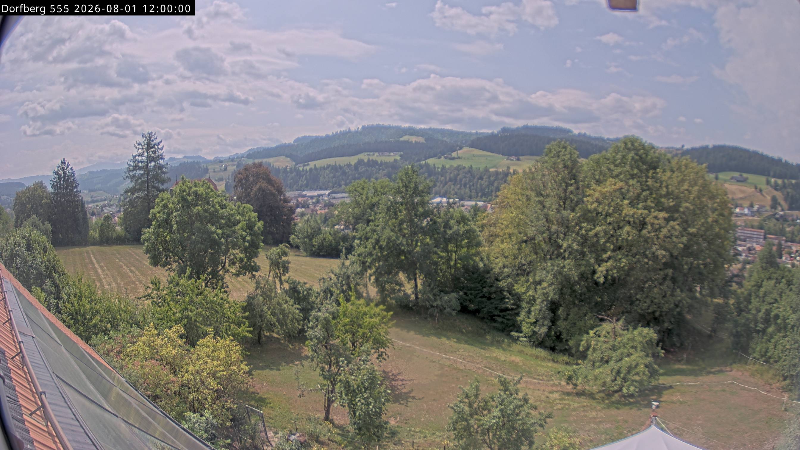 Webcam-Bild: Aussicht vom Dorfberg in Langnau 20260801-120000