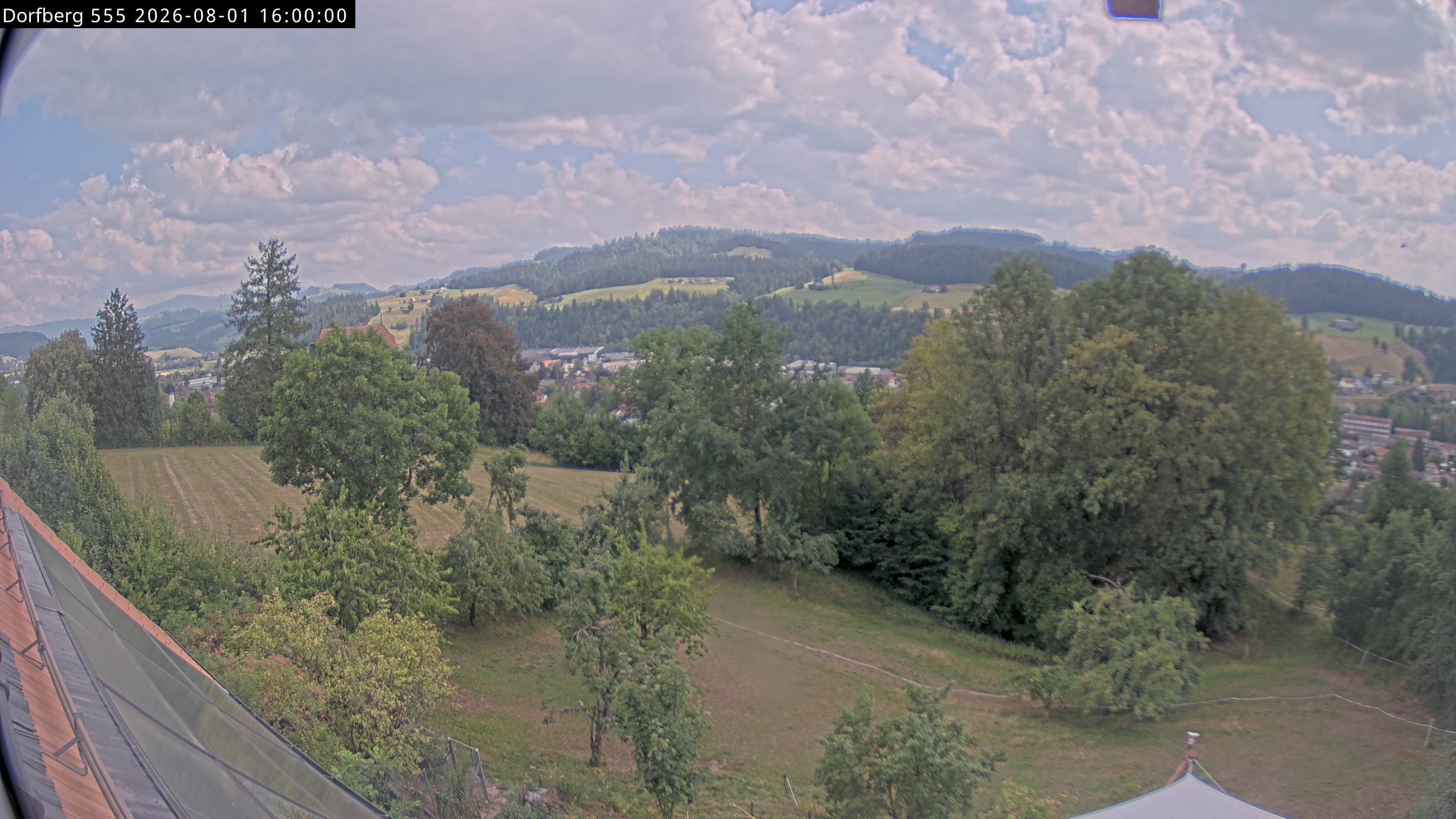 Webcam-Bild: Aussicht vom Dorfberg in Langnau 20260801-160000