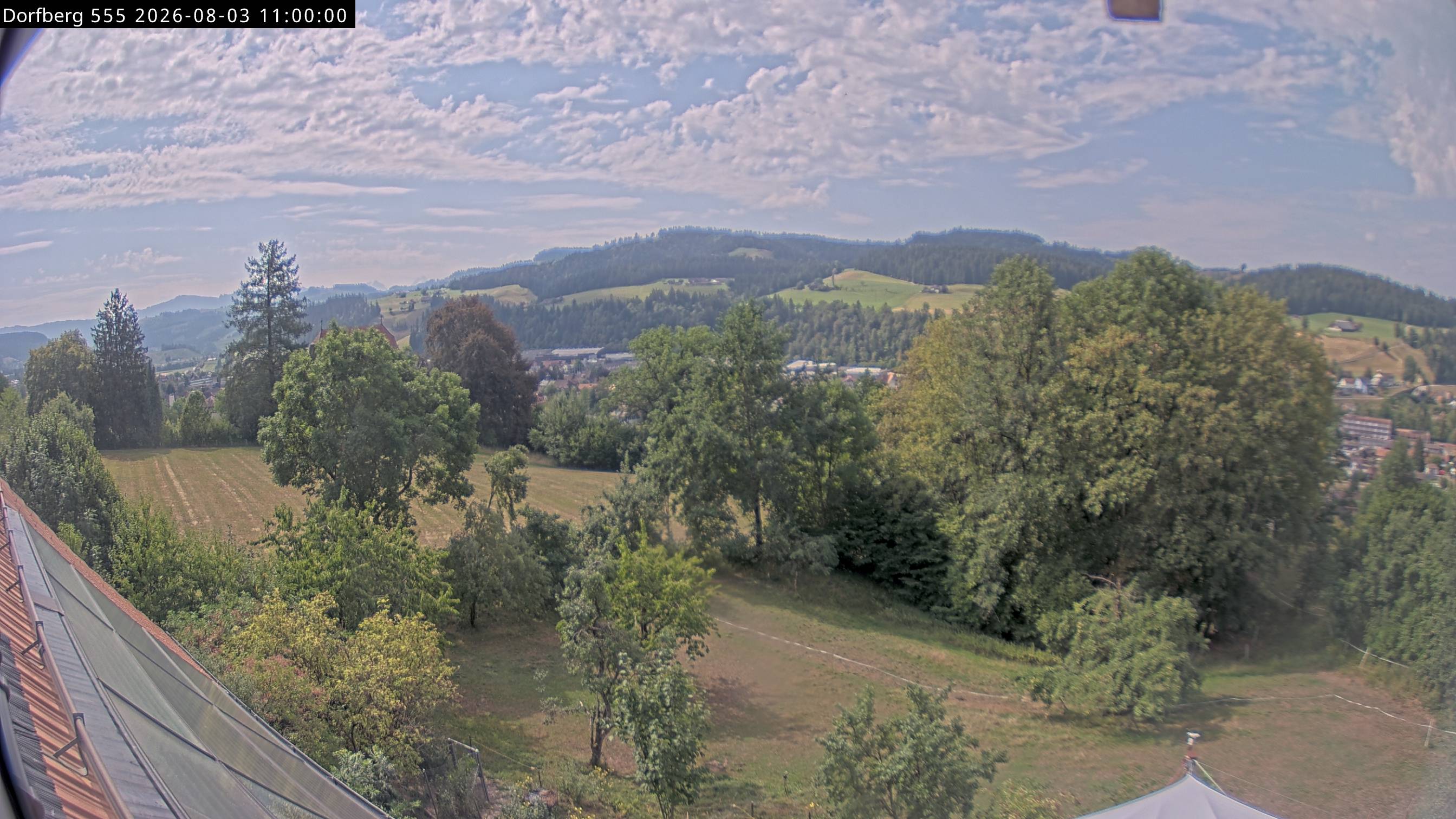 Webcam-Bild: Aussicht vom Dorfberg in Langnau 20260803-110000