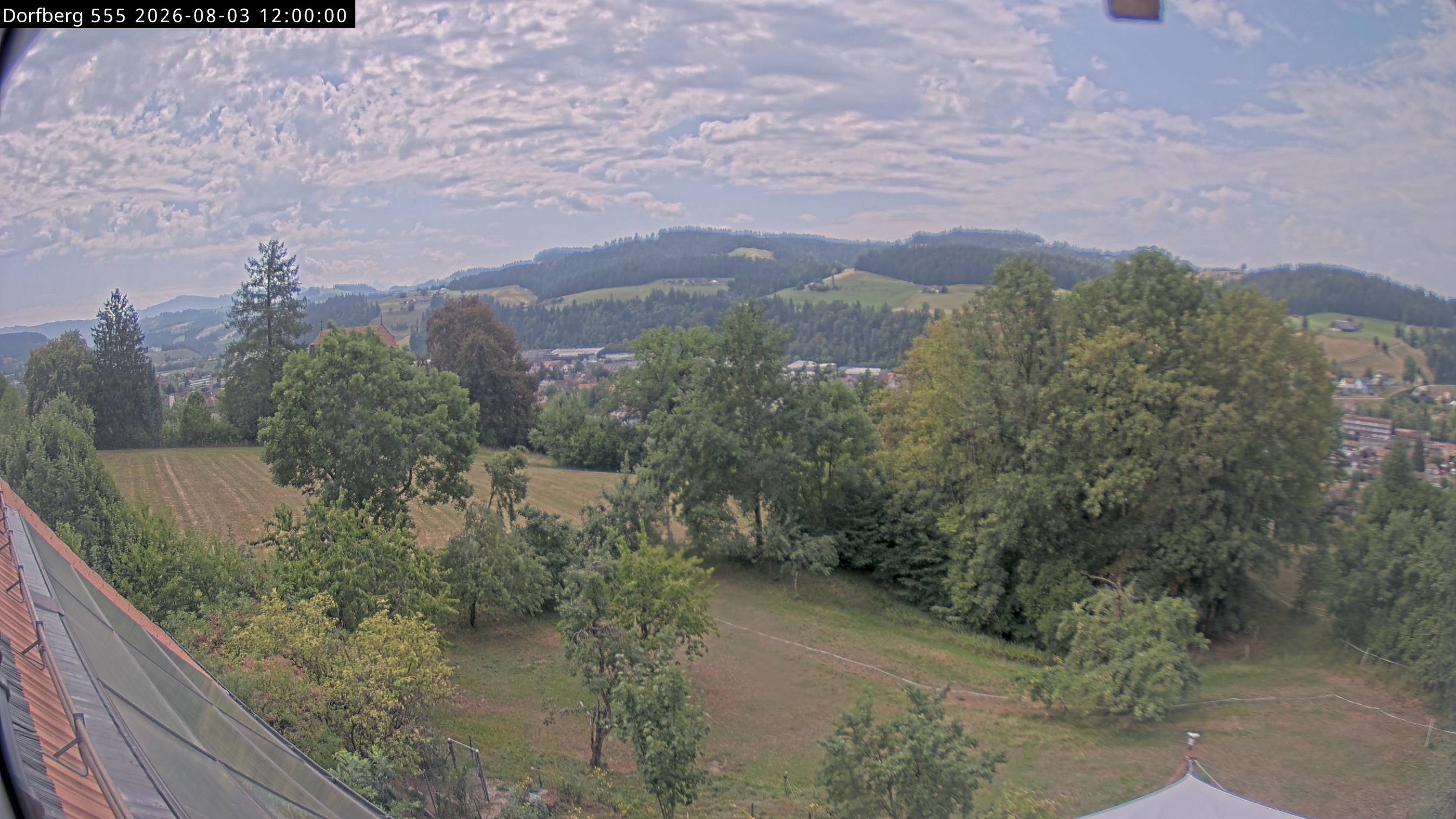 Webcam-Bild: Aussicht vom Dorfberg in Langnau 20260803-120000