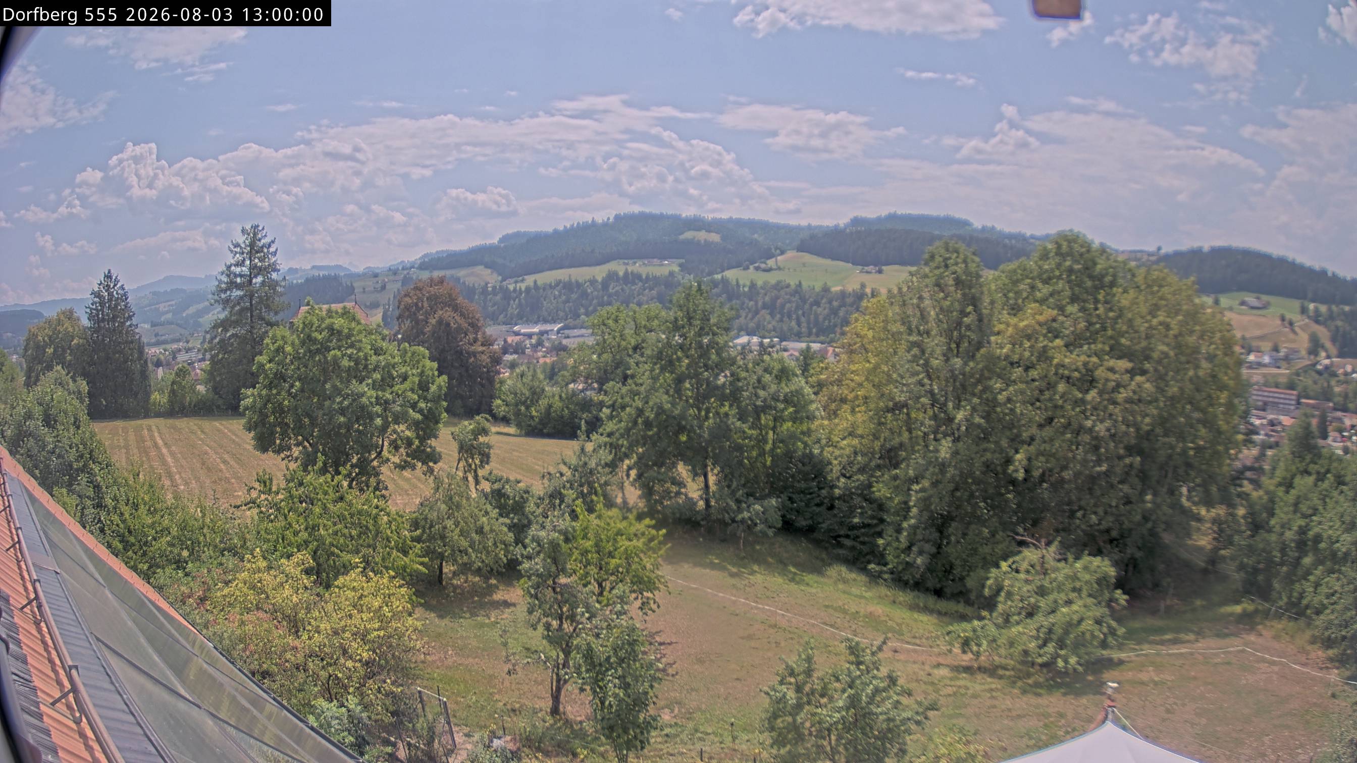 Webcam-Bild: Aussicht vom Dorfberg in Langnau 20260803-130000