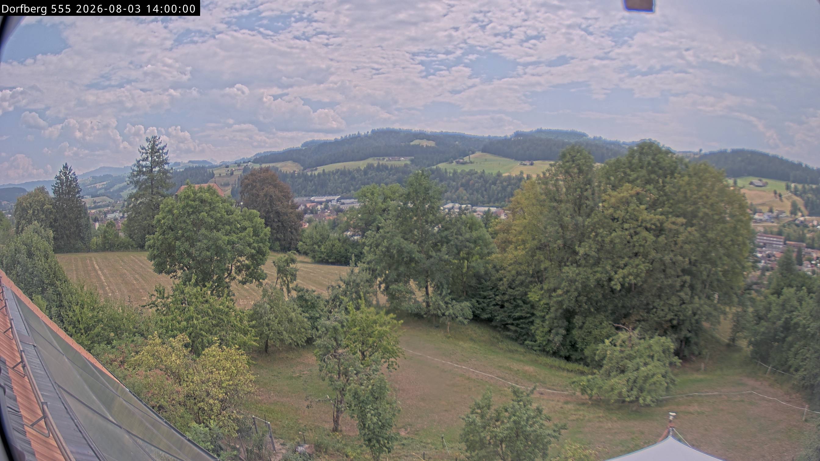 Webcam-Bild: Aussicht vom Dorfberg in Langnau 20260803-140000