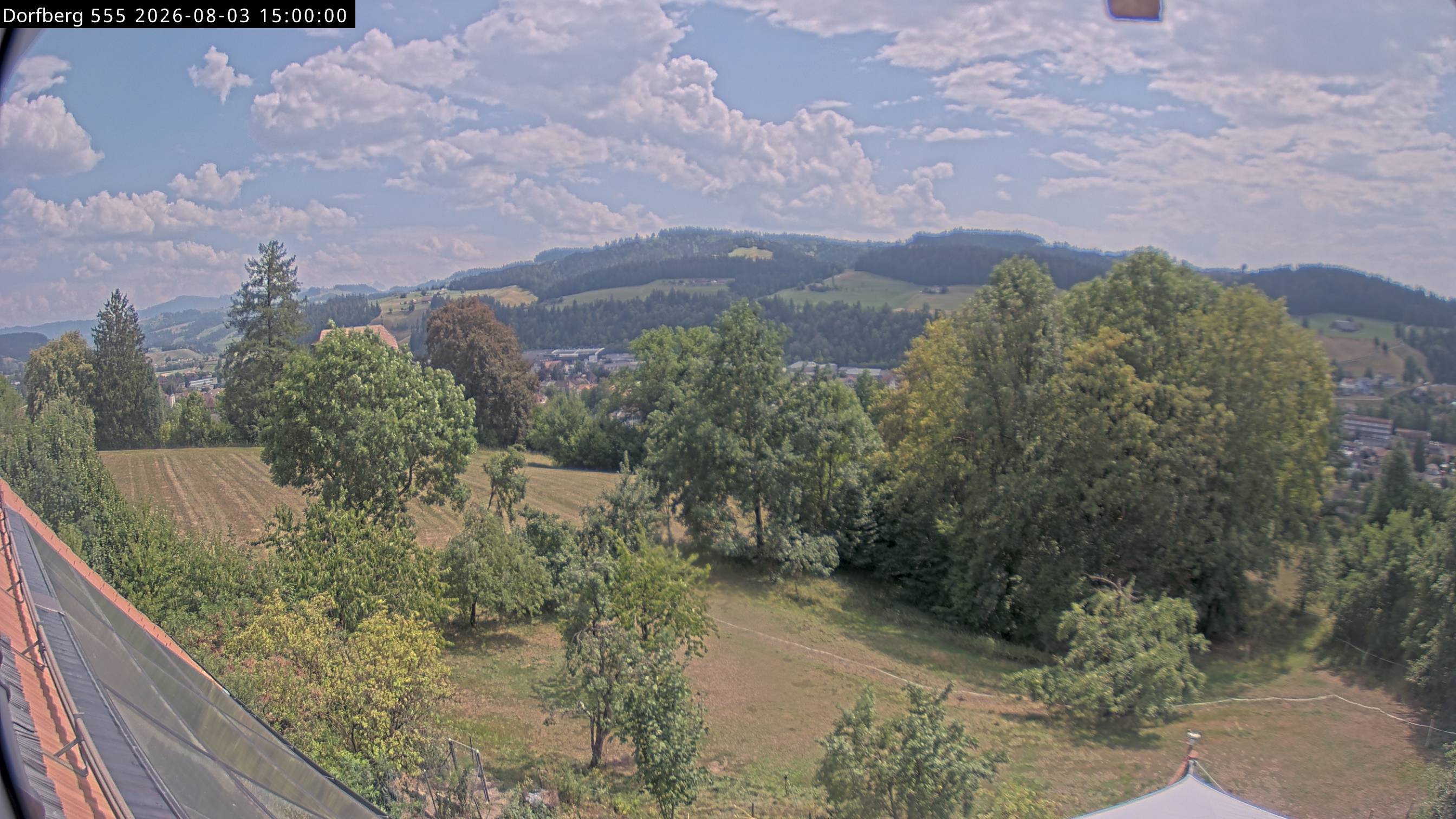 Webcam-Bild: Aussicht vom Dorfberg in Langnau 20260803-150000