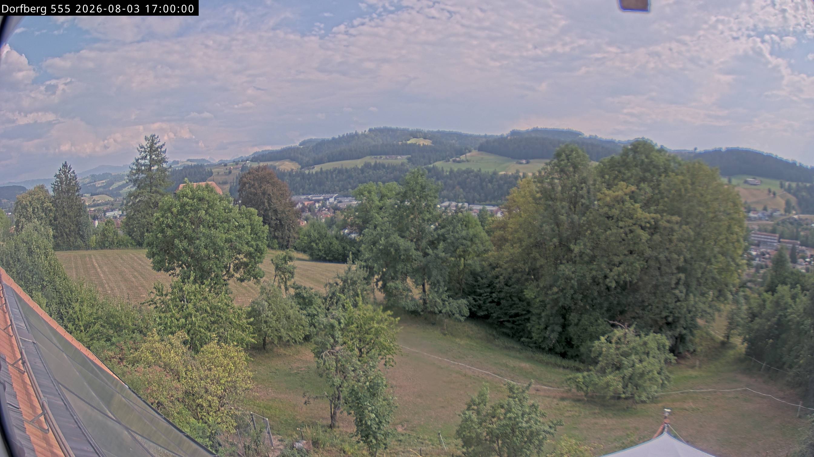 Webcam-Bild: Aussicht vom Dorfberg in Langnau 20260803-170000