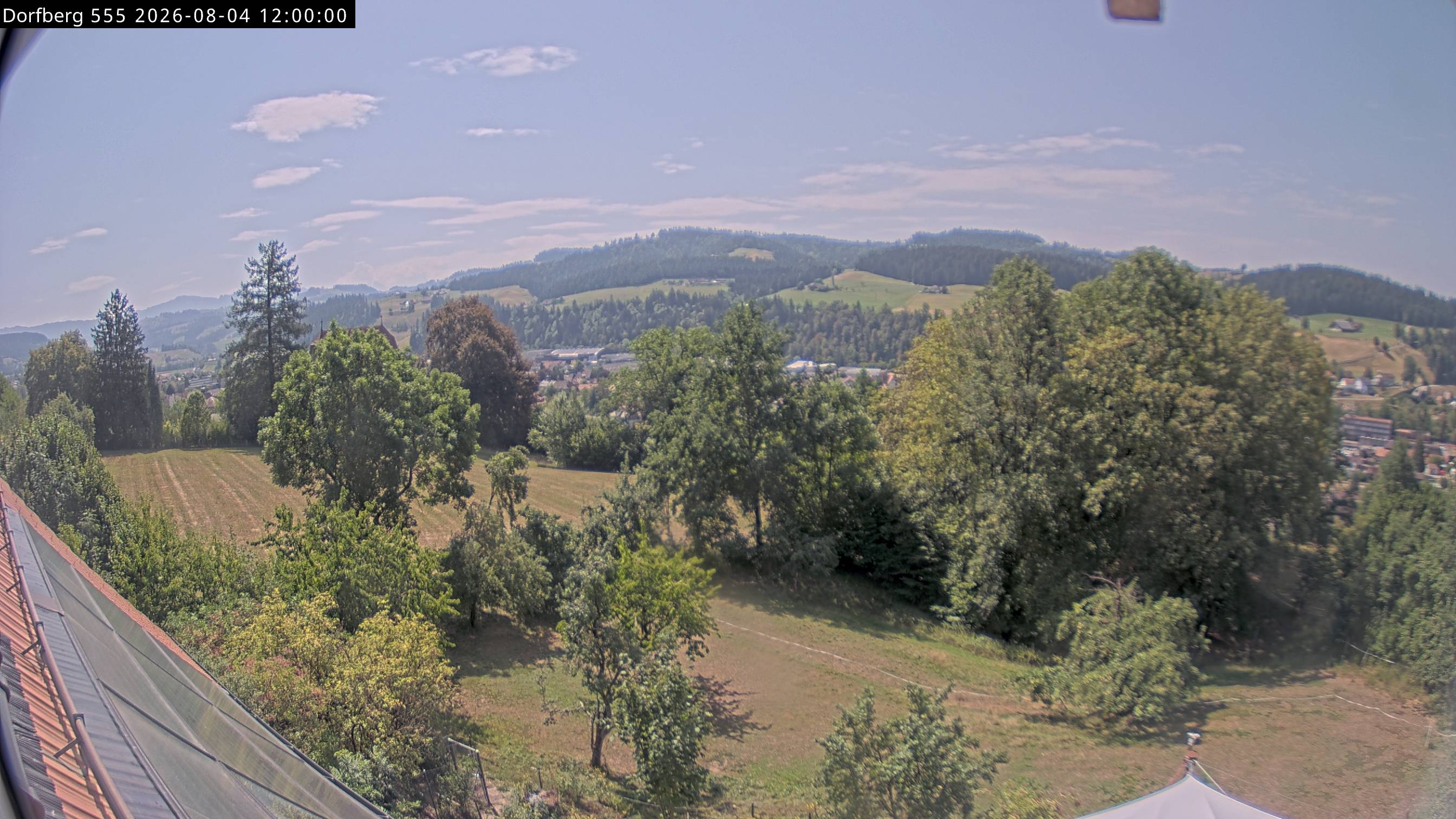 Webcam-Bild: Aussicht vom Dorfberg in Langnau 20260804-120000