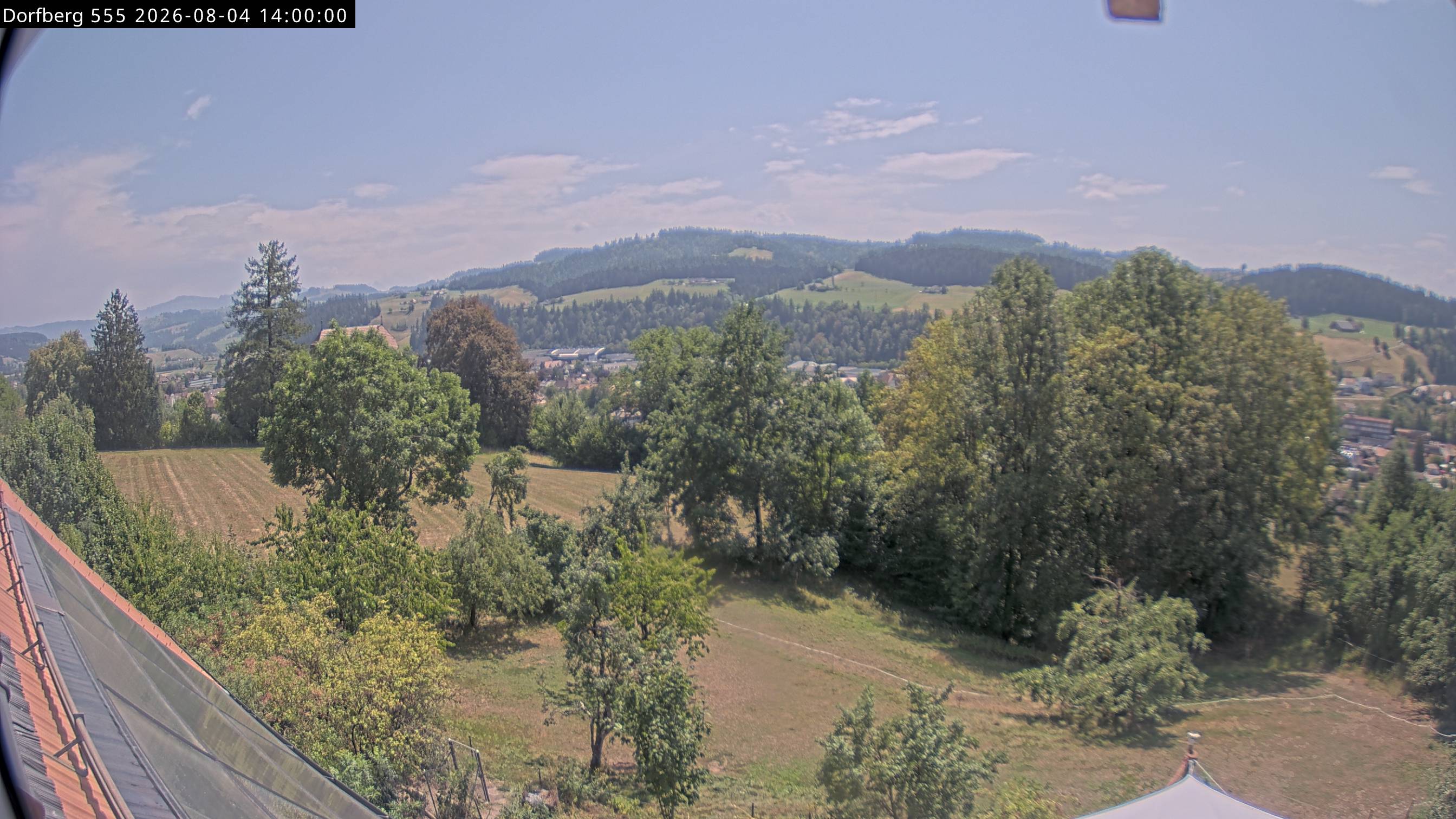 Webcam-Bild: Aussicht vom Dorfberg in Langnau 20260804-140000