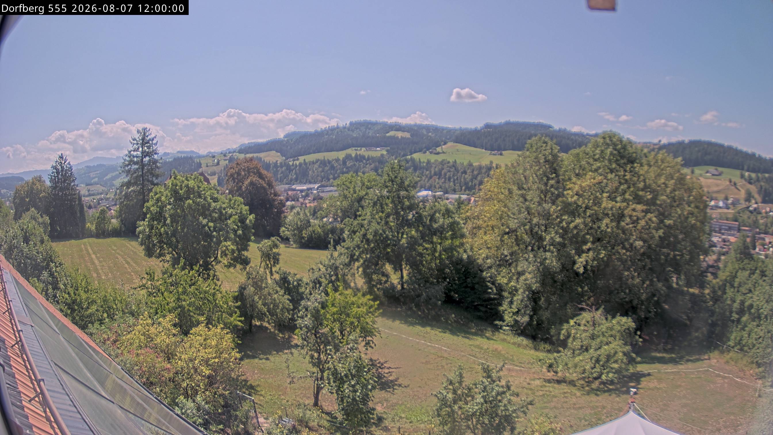 Webcam-Bild: Aussicht vom Dorfberg in Langnau 20260807-120000
