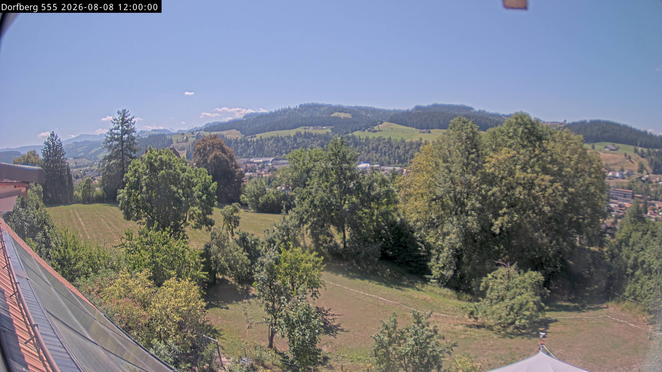 Webcam-Bild: Aussicht vom Dorfberg in Langnau 20260808-120000