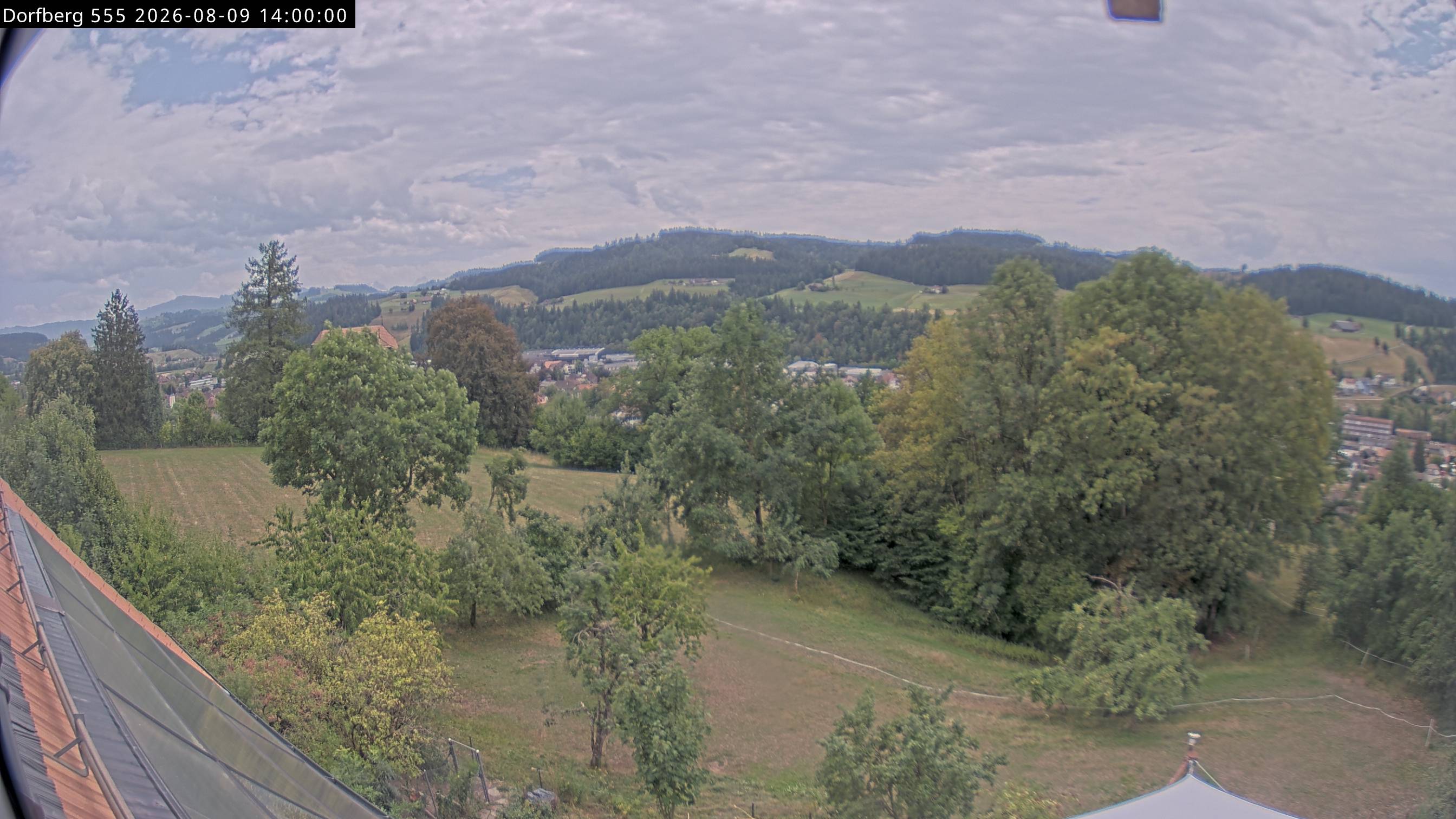 Webcam-Bild: Aussicht vom Dorfberg in Langnau 20260809-140000