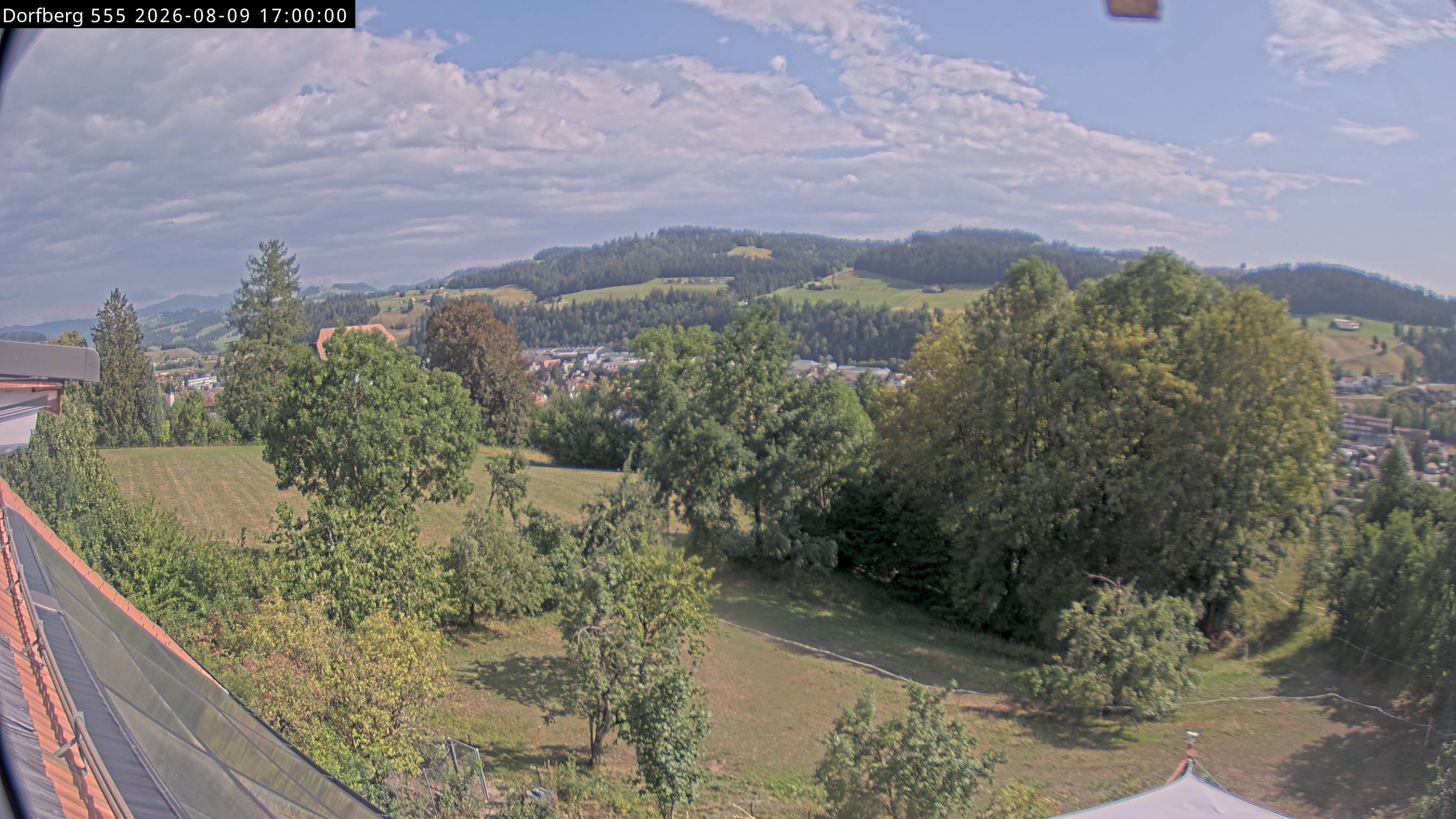 Webcam-Bild: Aussicht vom Dorfberg in Langnau 20260809-170000