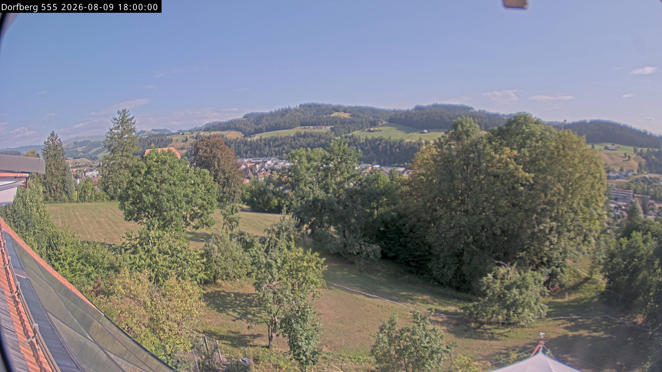 Webcam-Bild: Aussicht vom Dorfberg in Langnau 20260809-180000