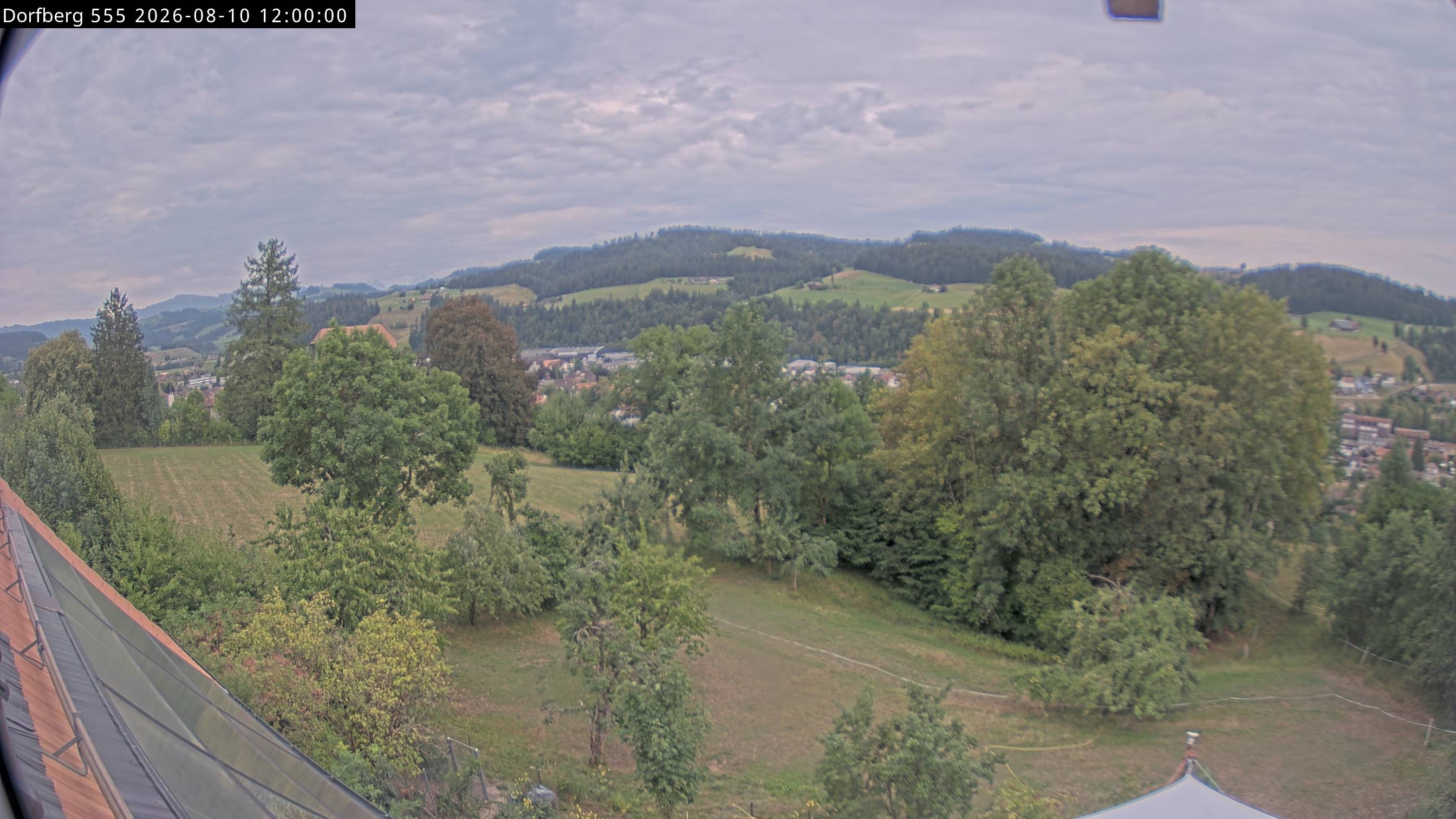 Webcam-Bild: Aussicht vom Dorfberg in Langnau 20260810-120000