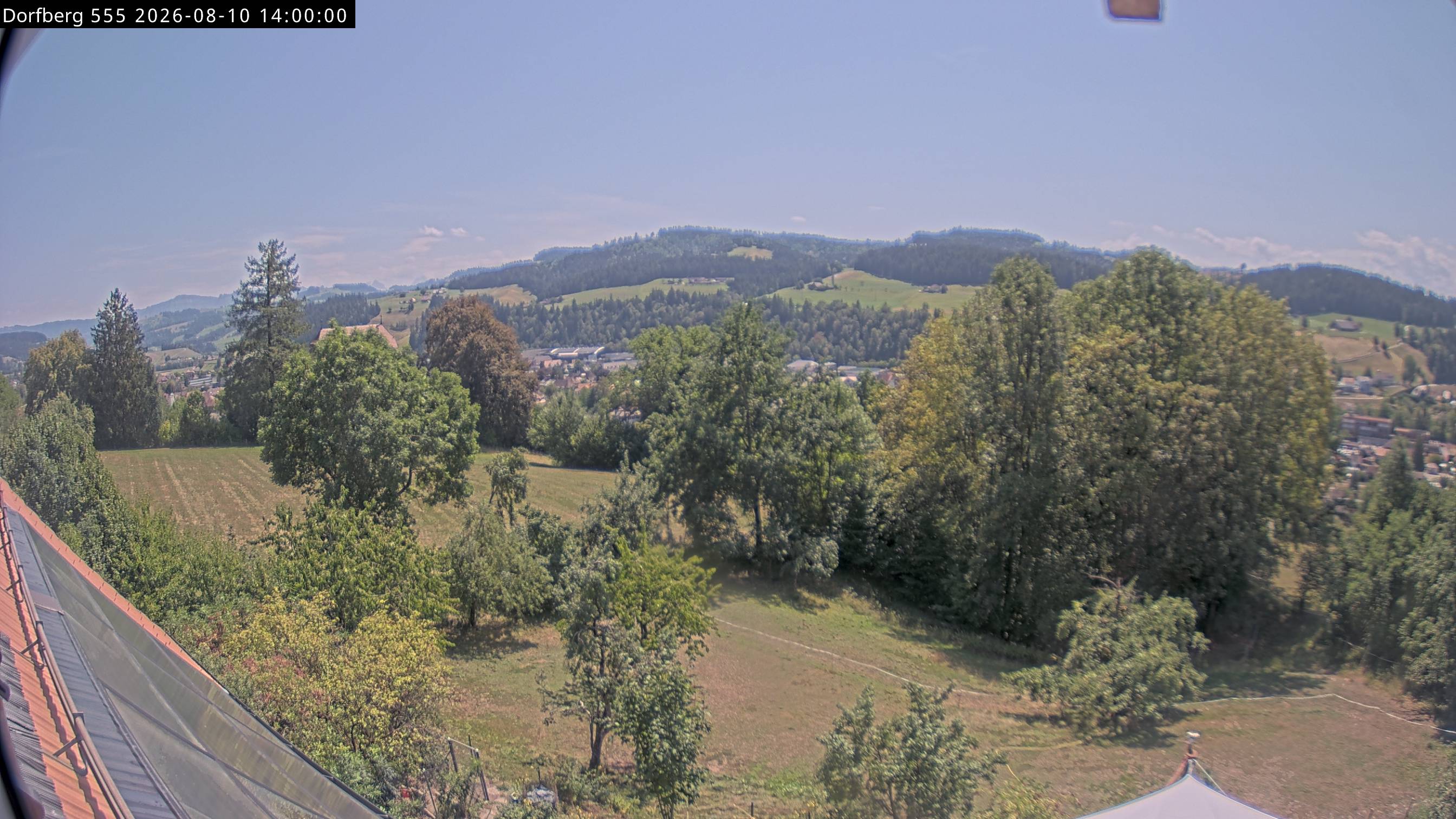 Webcam-Bild: Aussicht vom Dorfberg in Langnau 20260810-140000
