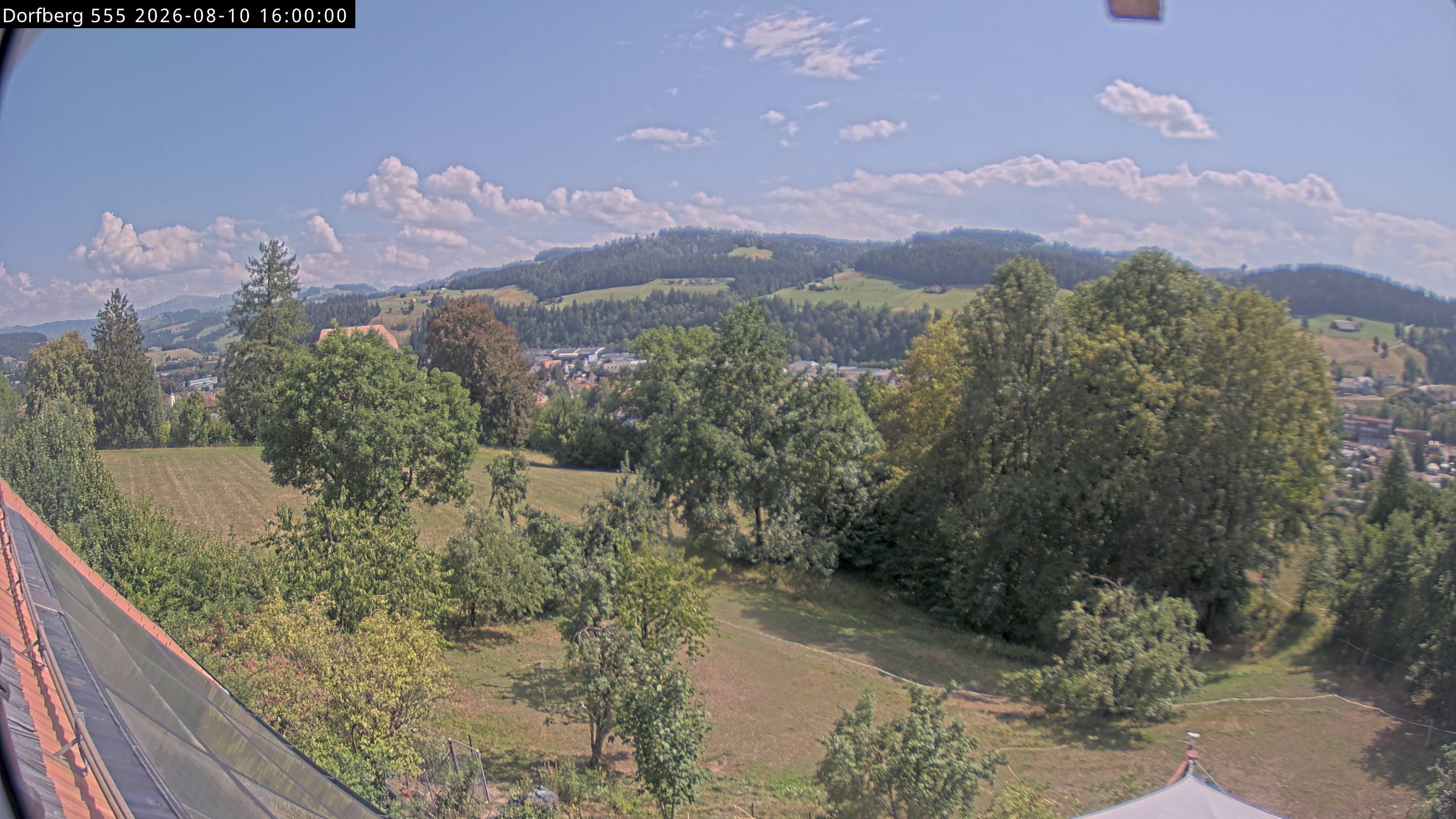 Webcam-Bild: Aussicht vom Dorfberg in Langnau 20260810-160000