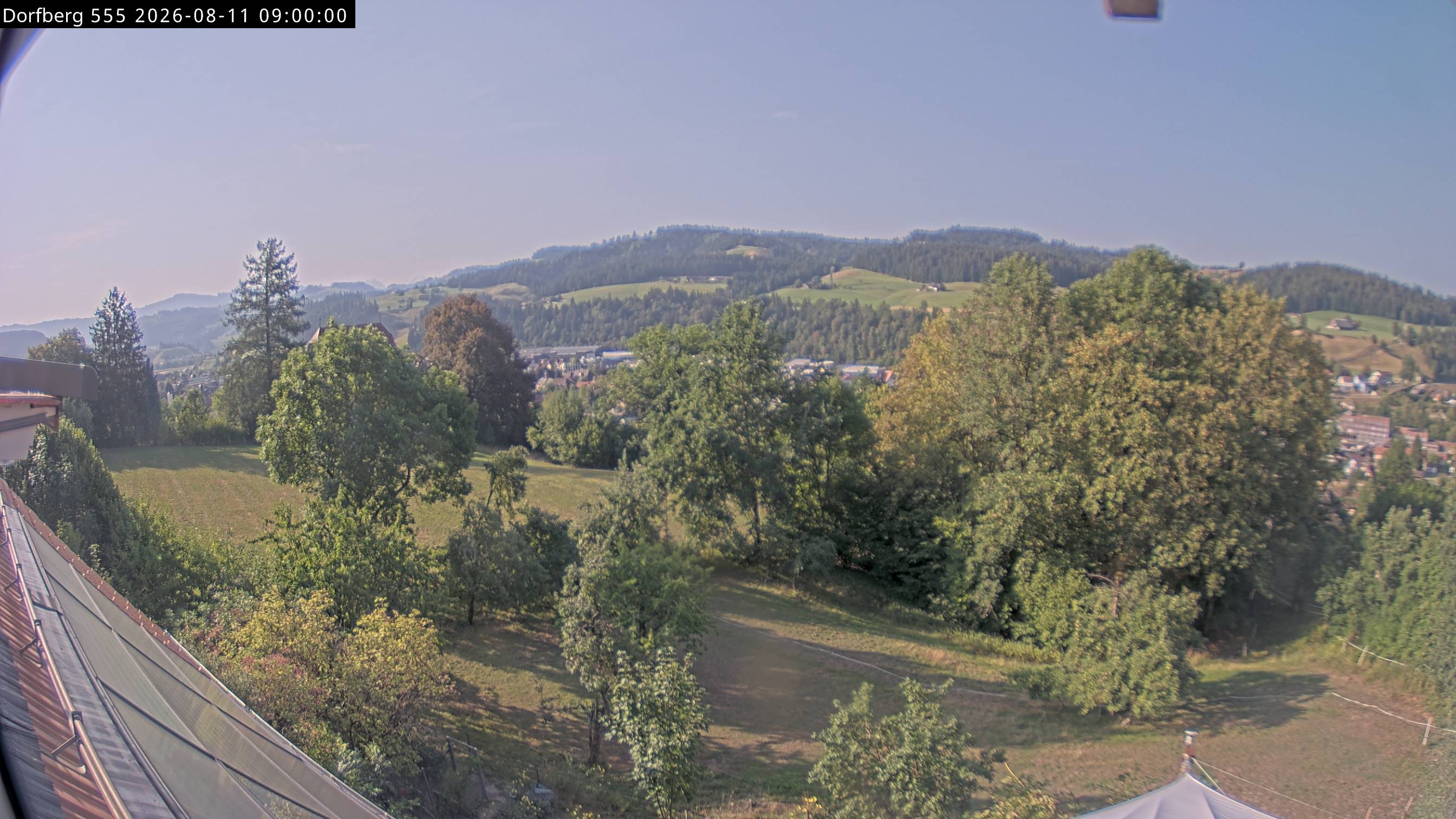 Webcam-Bild: Aussicht vom Dorfberg in Langnau 20260811-090000