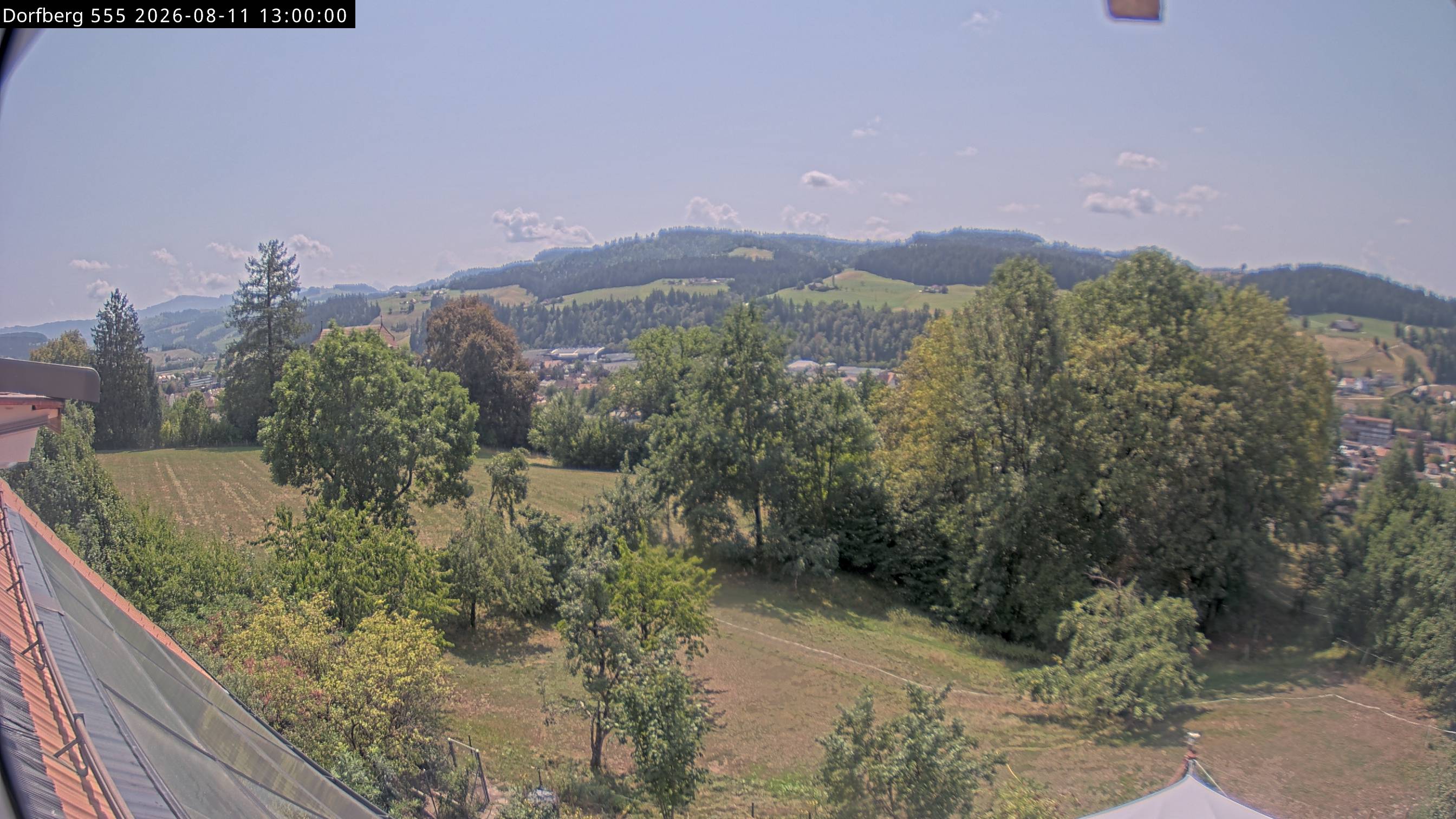Webcam-Bild: Aussicht vom Dorfberg in Langnau 20260811-130000