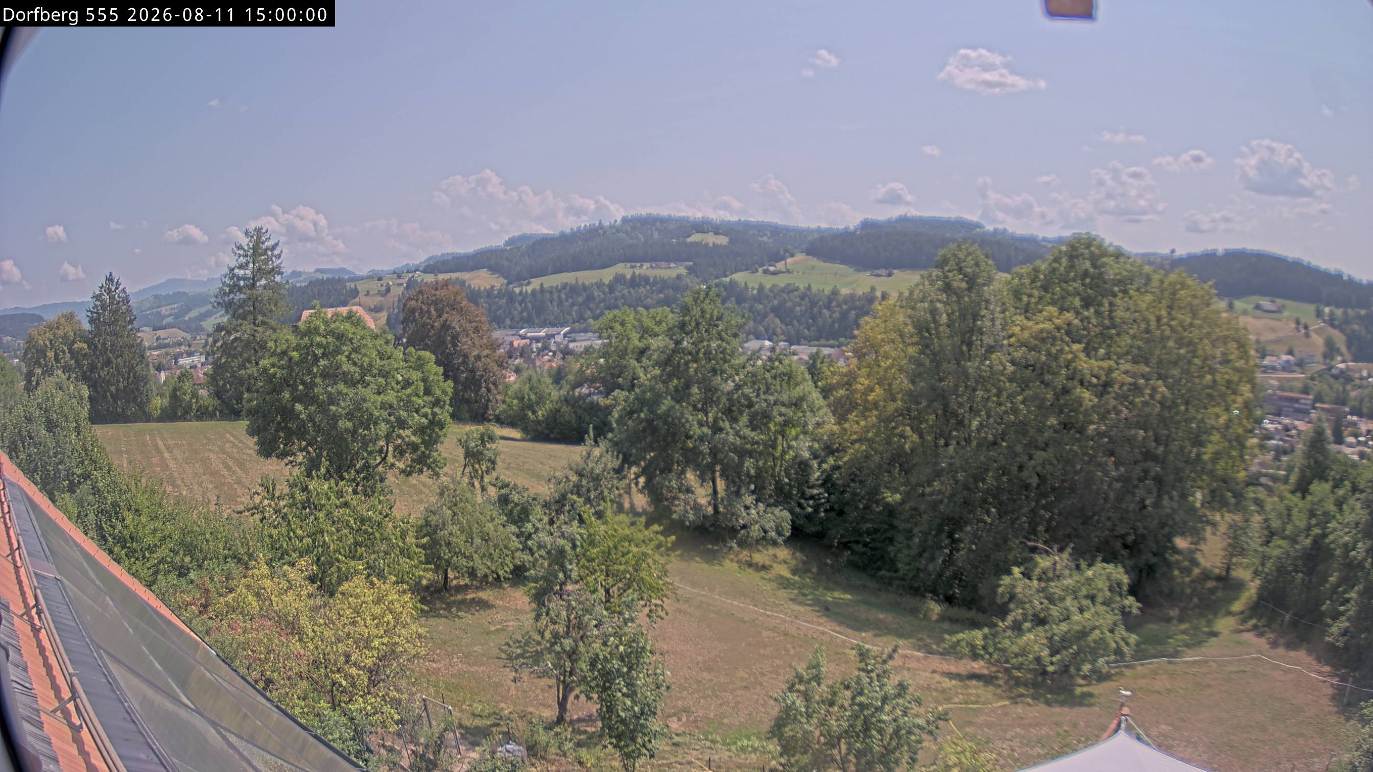 Webcam-Bild: Aussicht vom Dorfberg in Langnau 20260811-150000
