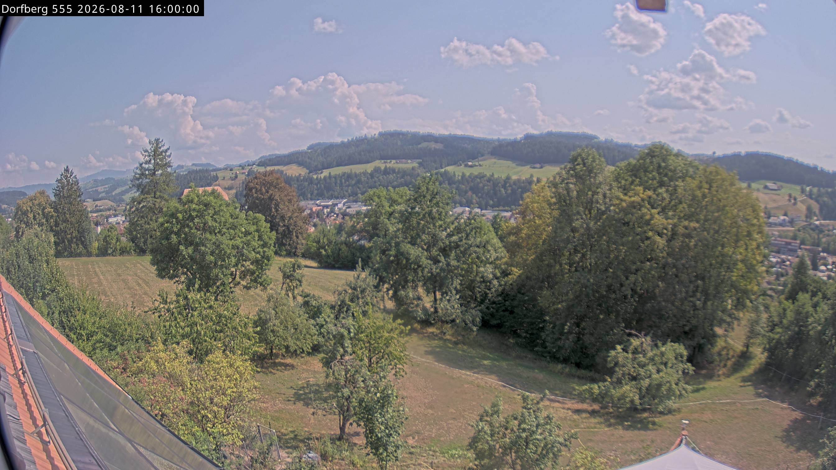 Webcam-Bild: Aussicht vom Dorfberg in Langnau 20260811-160000
