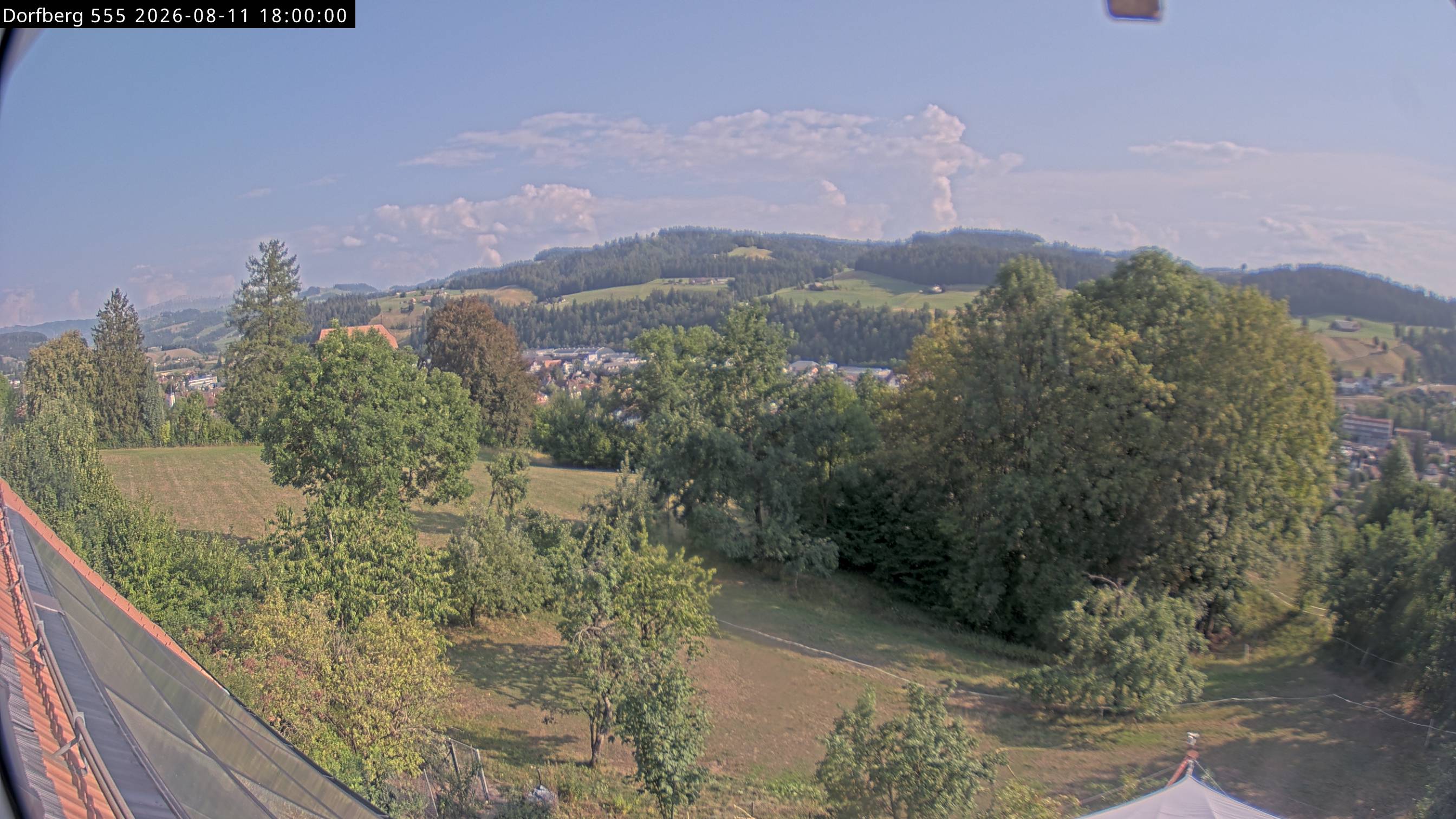 Webcam-Bild: Aussicht vom Dorfberg in Langnau 20260811-180000