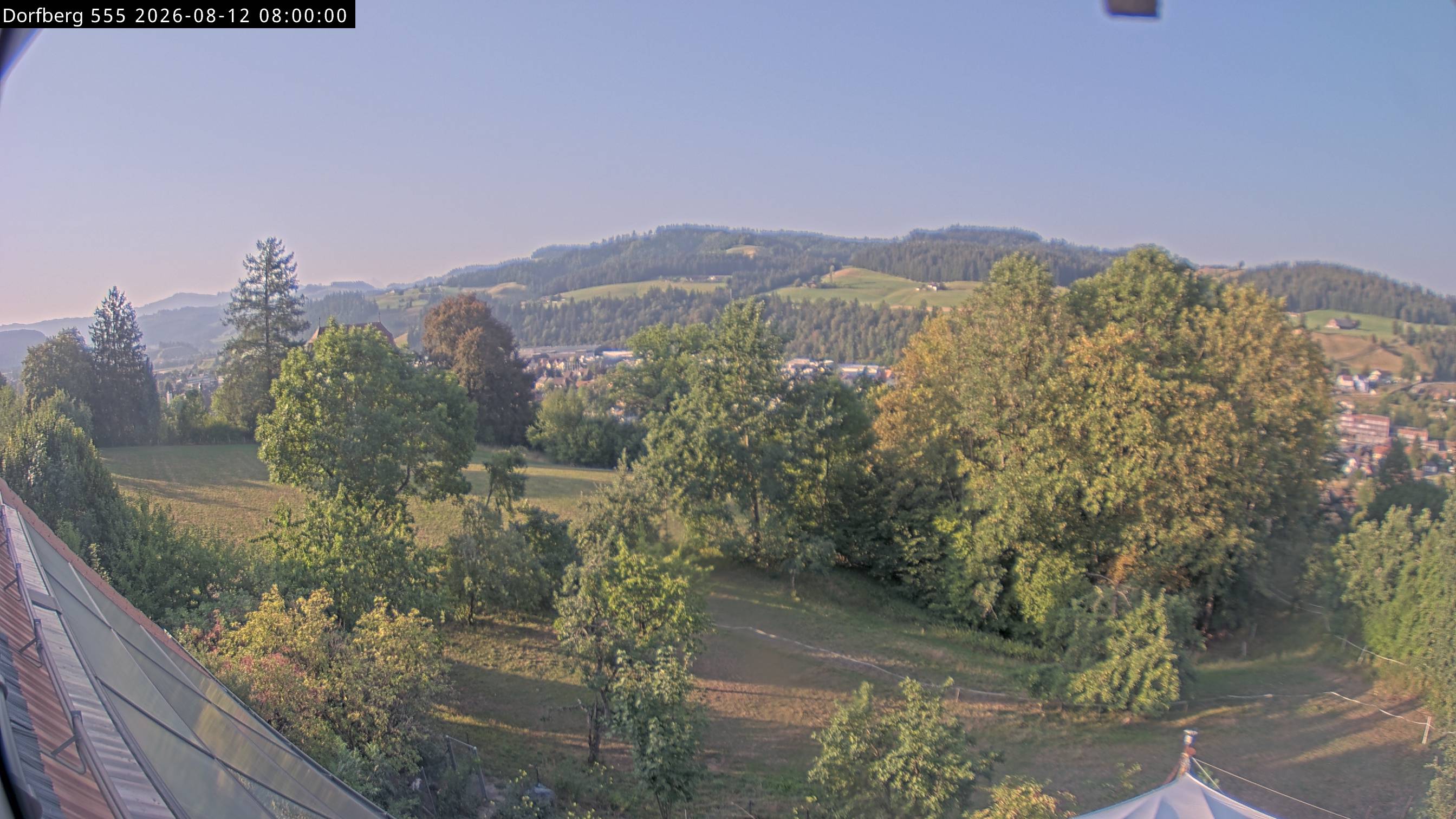 Webcam-Bild: Aussicht vom Dorfberg in Langnau 20260812-080000