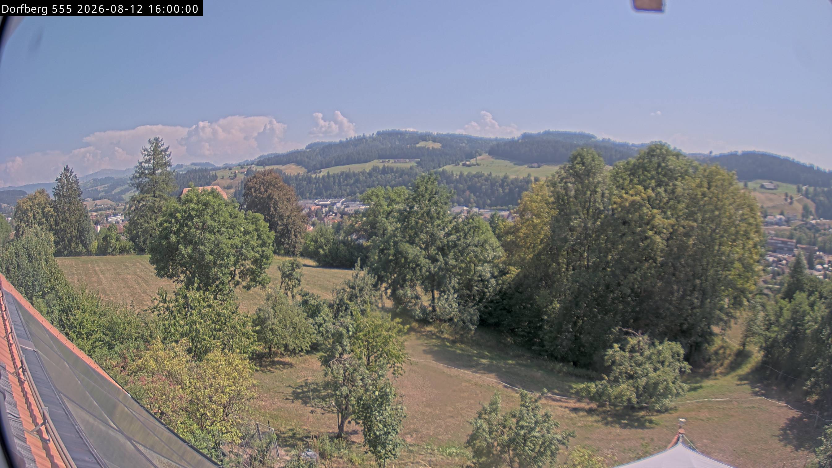 Webcam-Bild: Aussicht vom Dorfberg in Langnau 20260812-160000