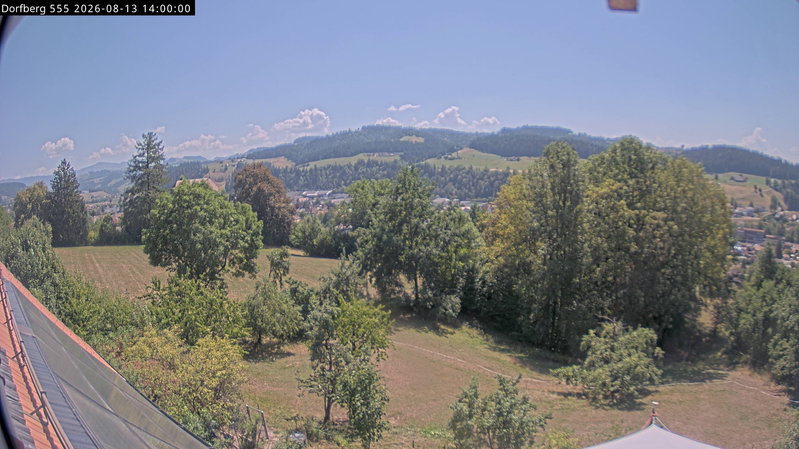 Webcam-Bild: Aussicht vom Dorfberg in Langnau 20260813-140000