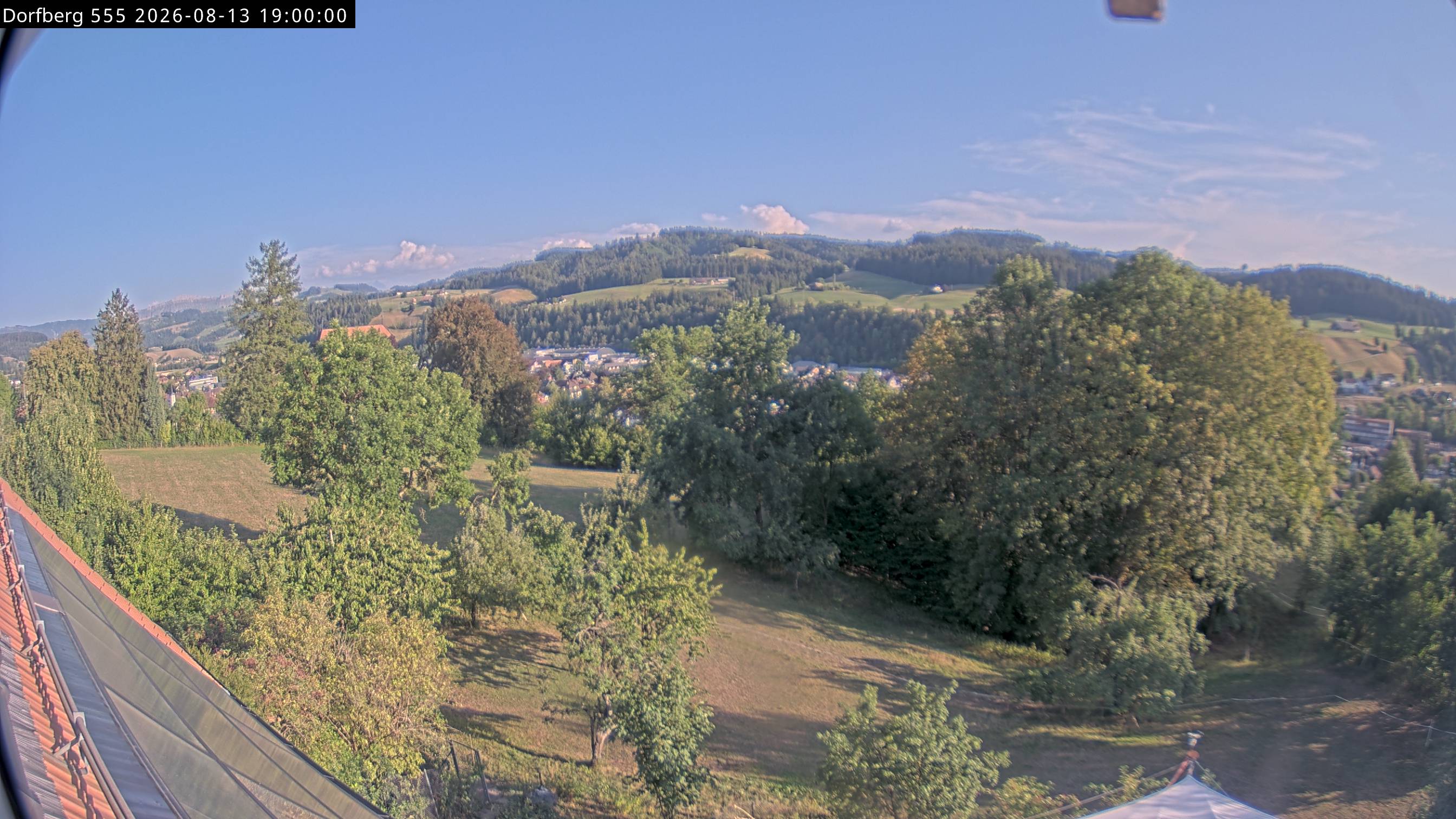 Webcam-Bild: Aussicht vom Dorfberg in Langnau 20260813-190000