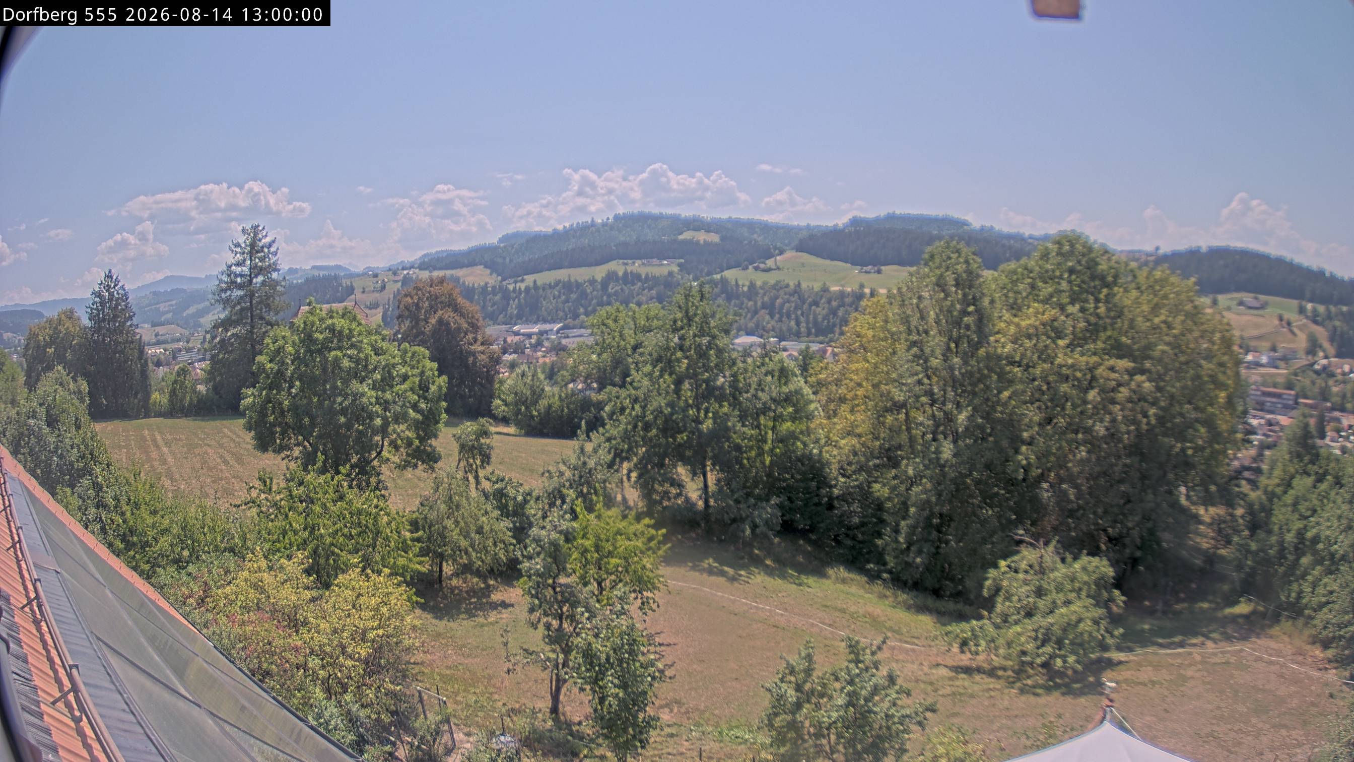 Webcam-Bild: Aussicht vom Dorfberg in Langnau 20260814-130000
