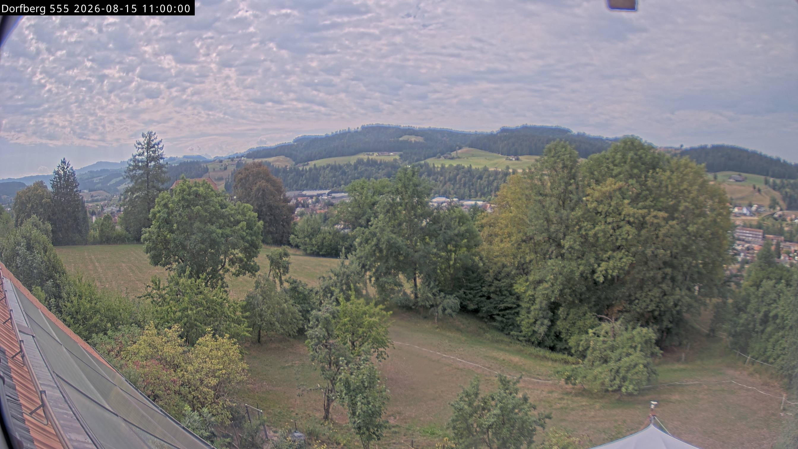 Webcam-Bild: Aussicht vom Dorfberg in Langnau 20260815-110000