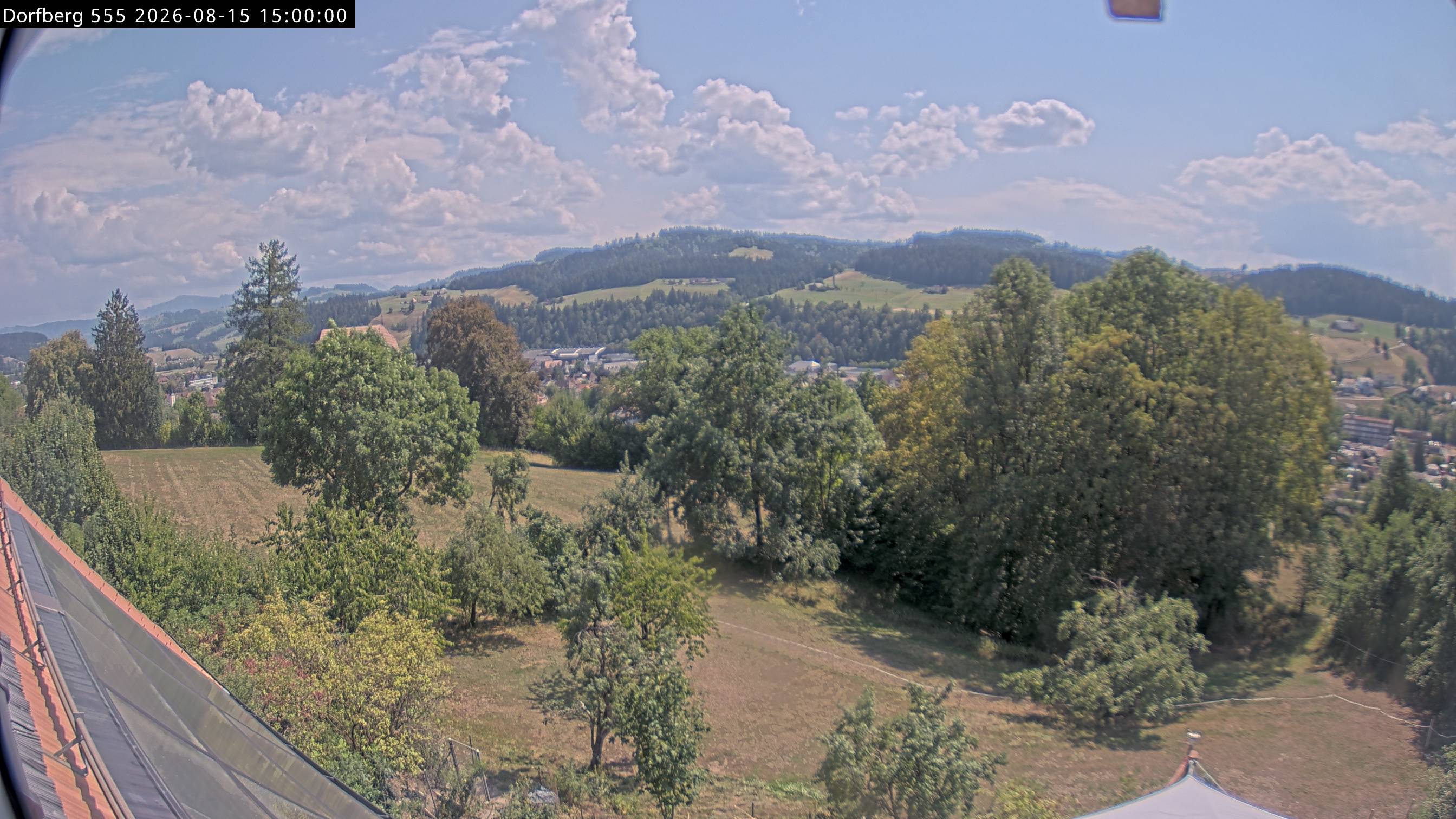Webcam-Bild: Aussicht vom Dorfberg in Langnau 20260815-150000