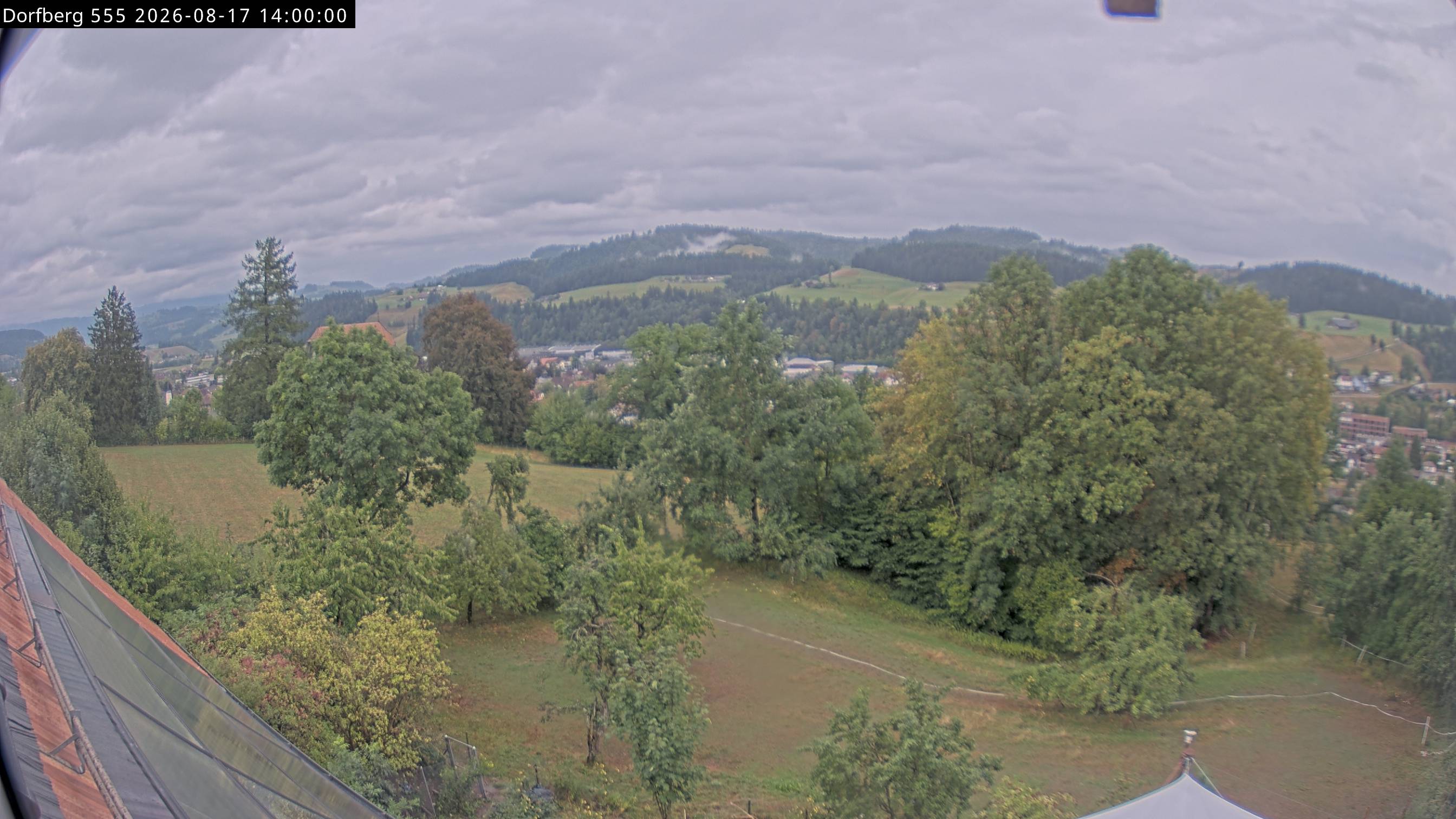 Webcam-Bild: Aussicht vom Dorfberg in Langnau 20260817-140000