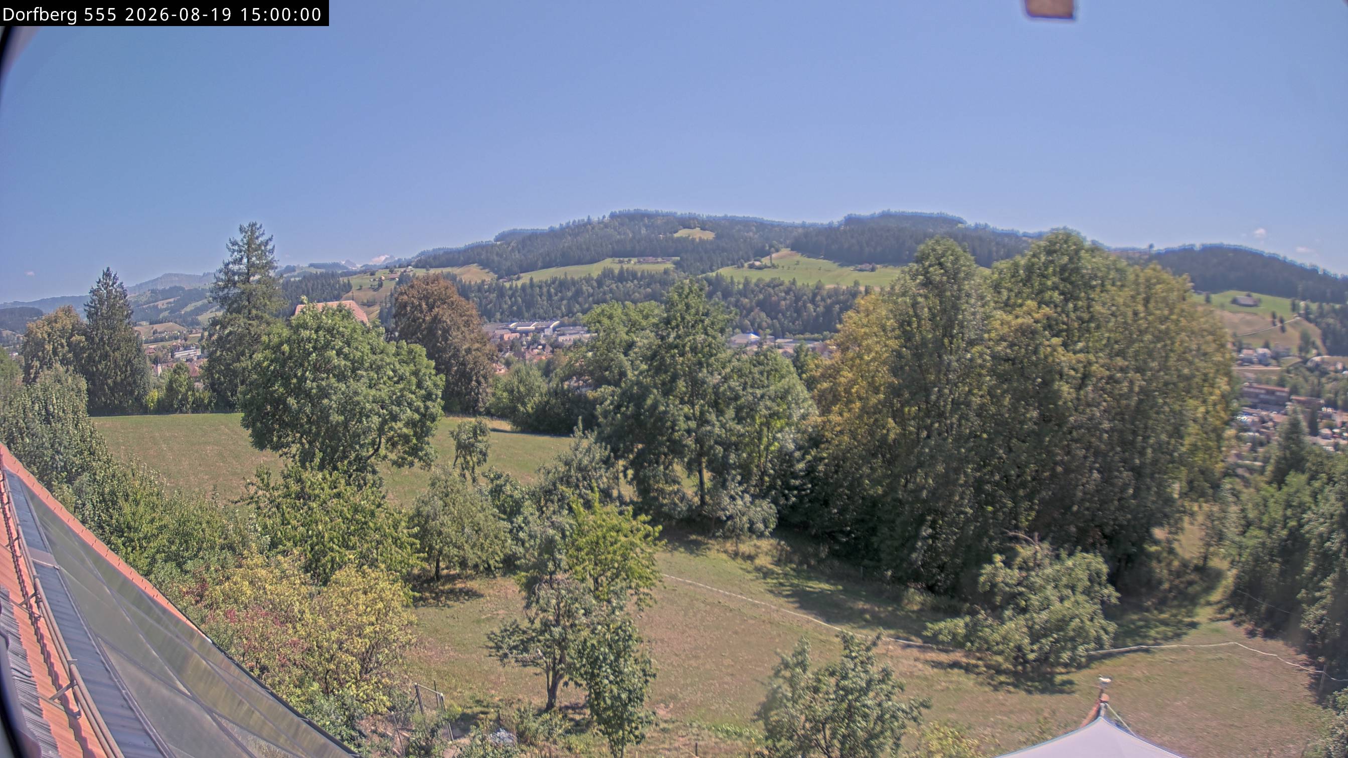 Webcam-Bild: Aussicht vom Dorfberg in Langnau 20260819-150000