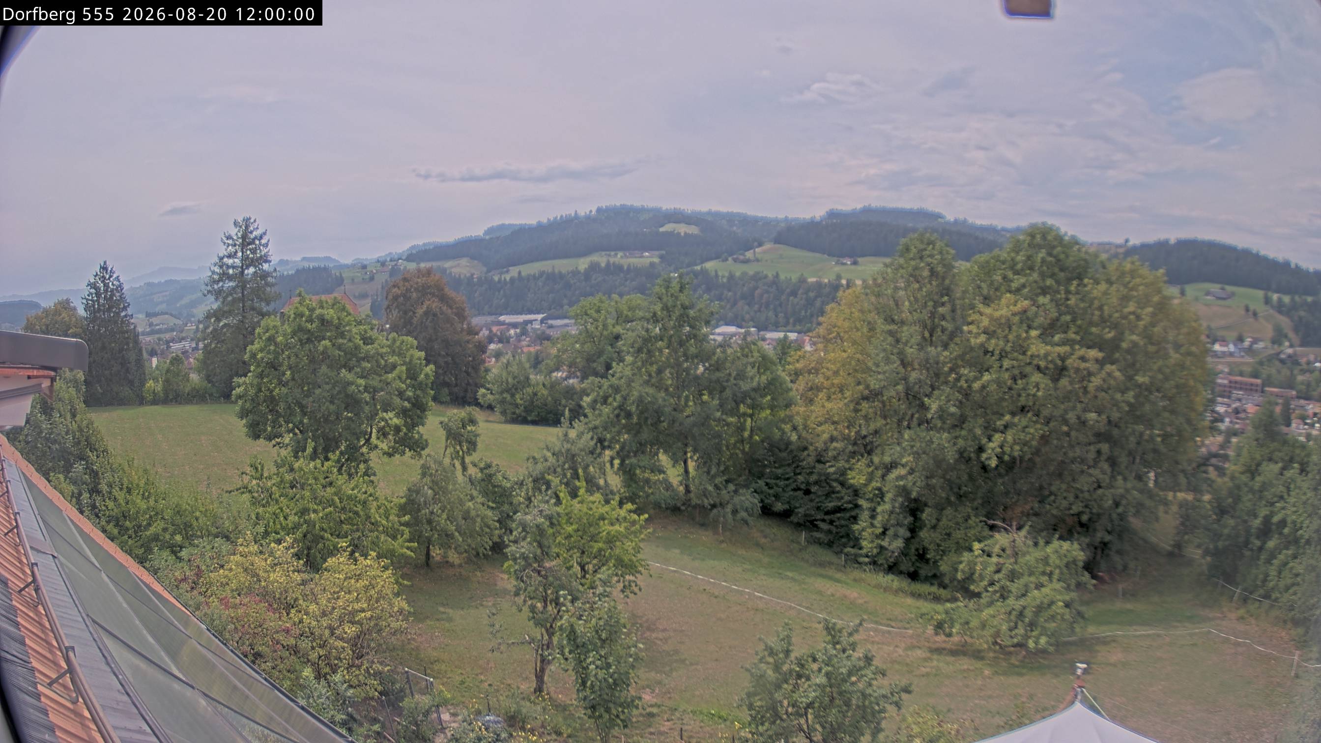 Webcam-Bild: Aussicht vom Dorfberg in Langnau 20260820-120000