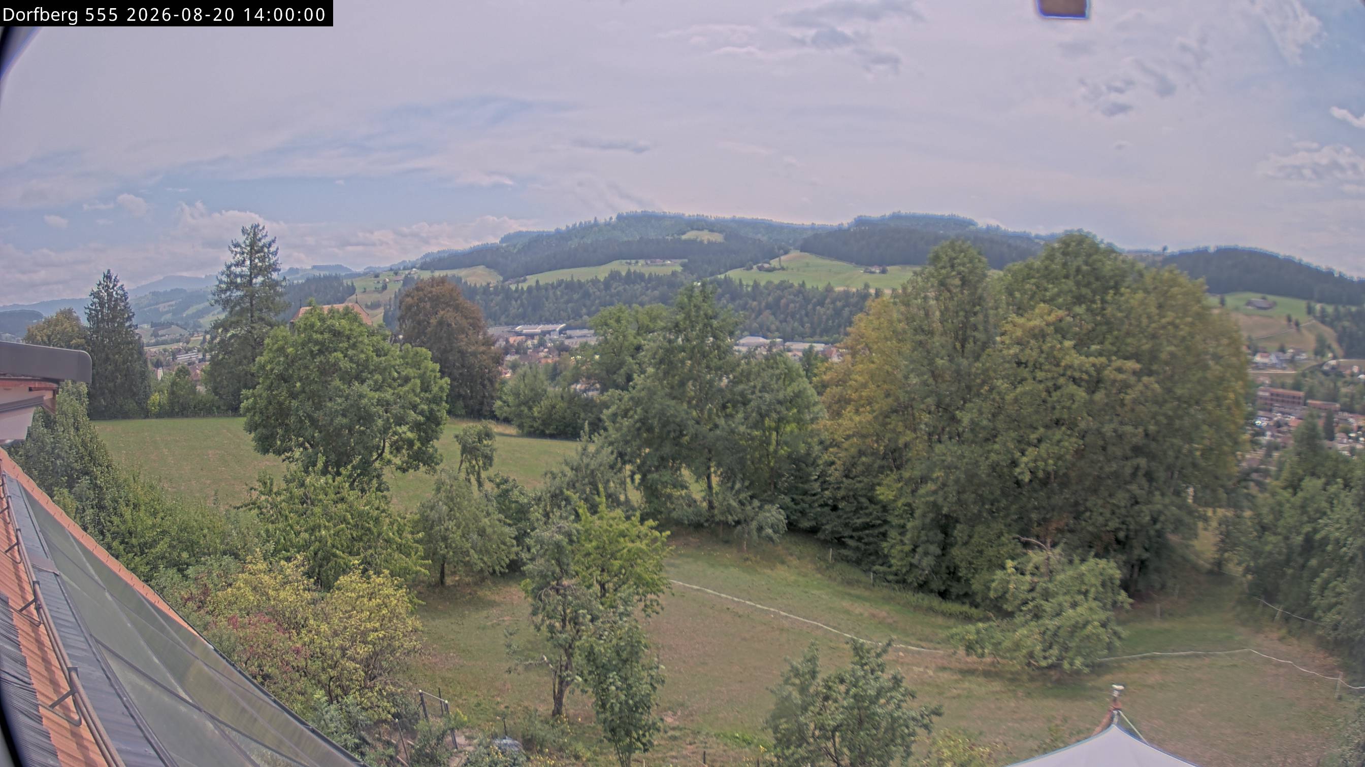 Webcam-Bild: Aussicht vom Dorfberg in Langnau 20260820-140000
