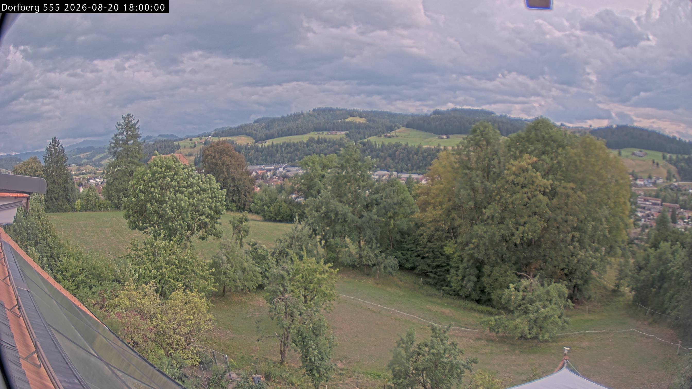 Webcam-Bild: Aussicht vom Dorfberg in Langnau 20260820-180000