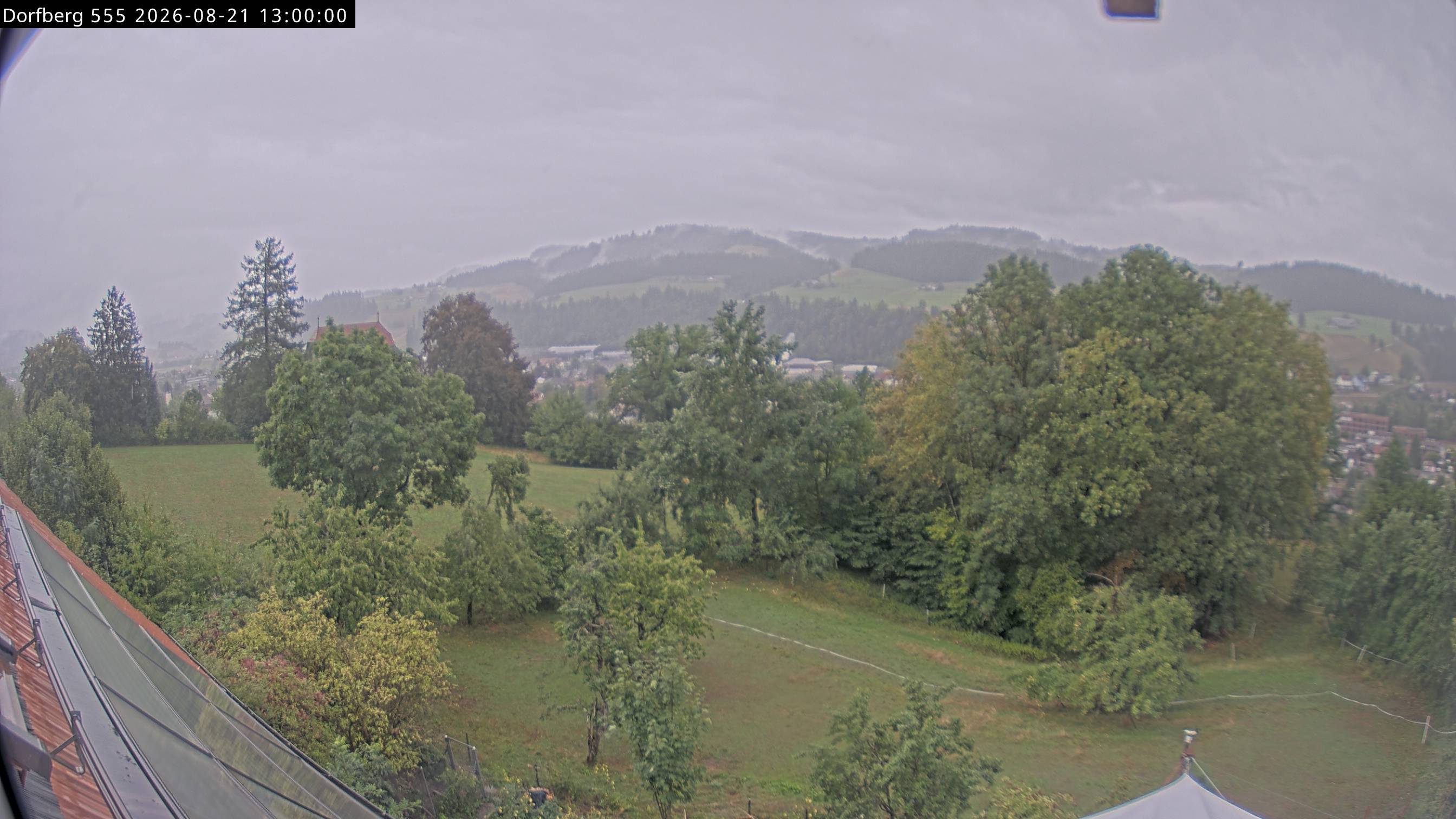 Webcam-Bild: Aussicht vom Dorfberg in Langnau 20260821-130000