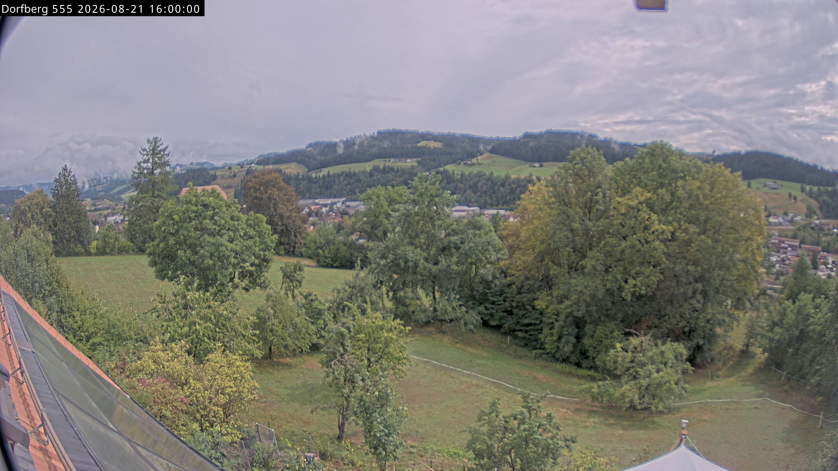 Webcam-Bild: Aussicht vom Dorfberg in Langnau 20260821-160000