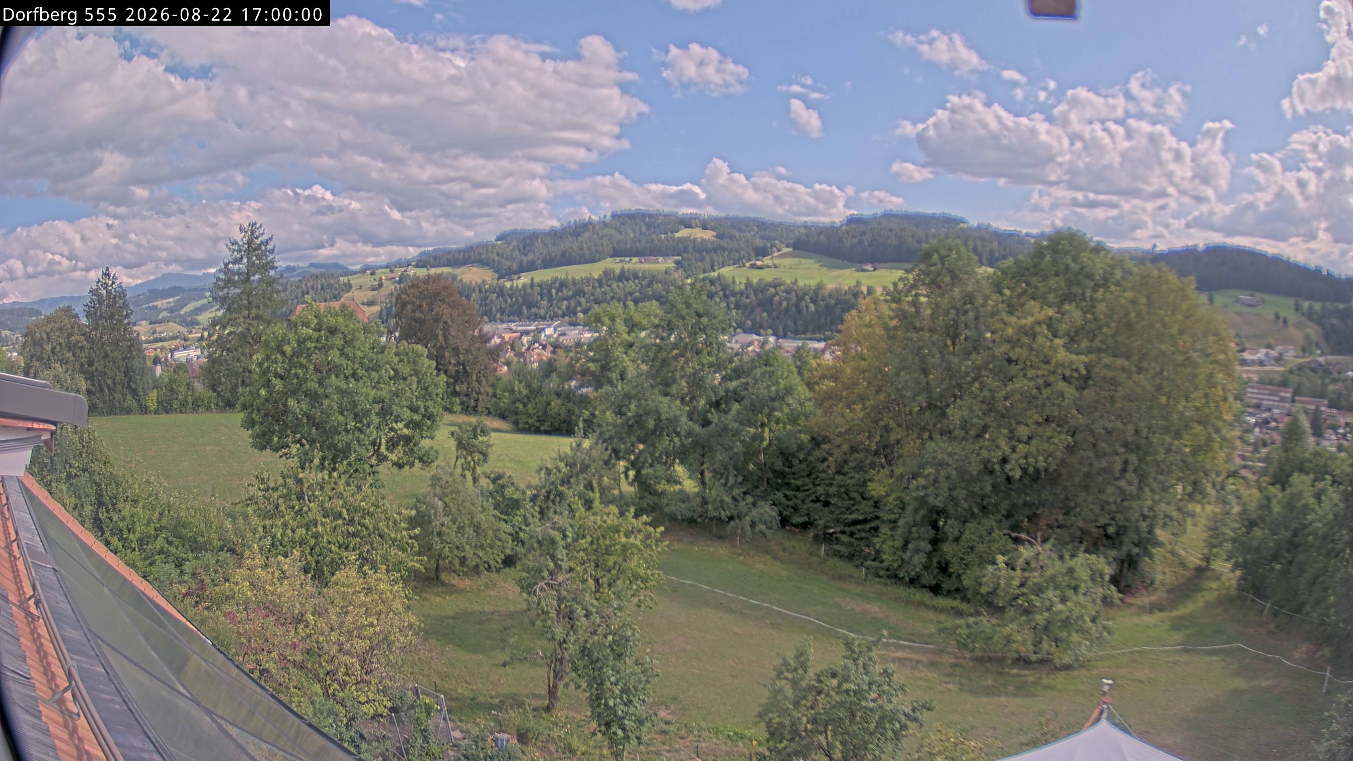 Webcam-Bild: Aussicht vom Dorfberg in Langnau 20260822-170000