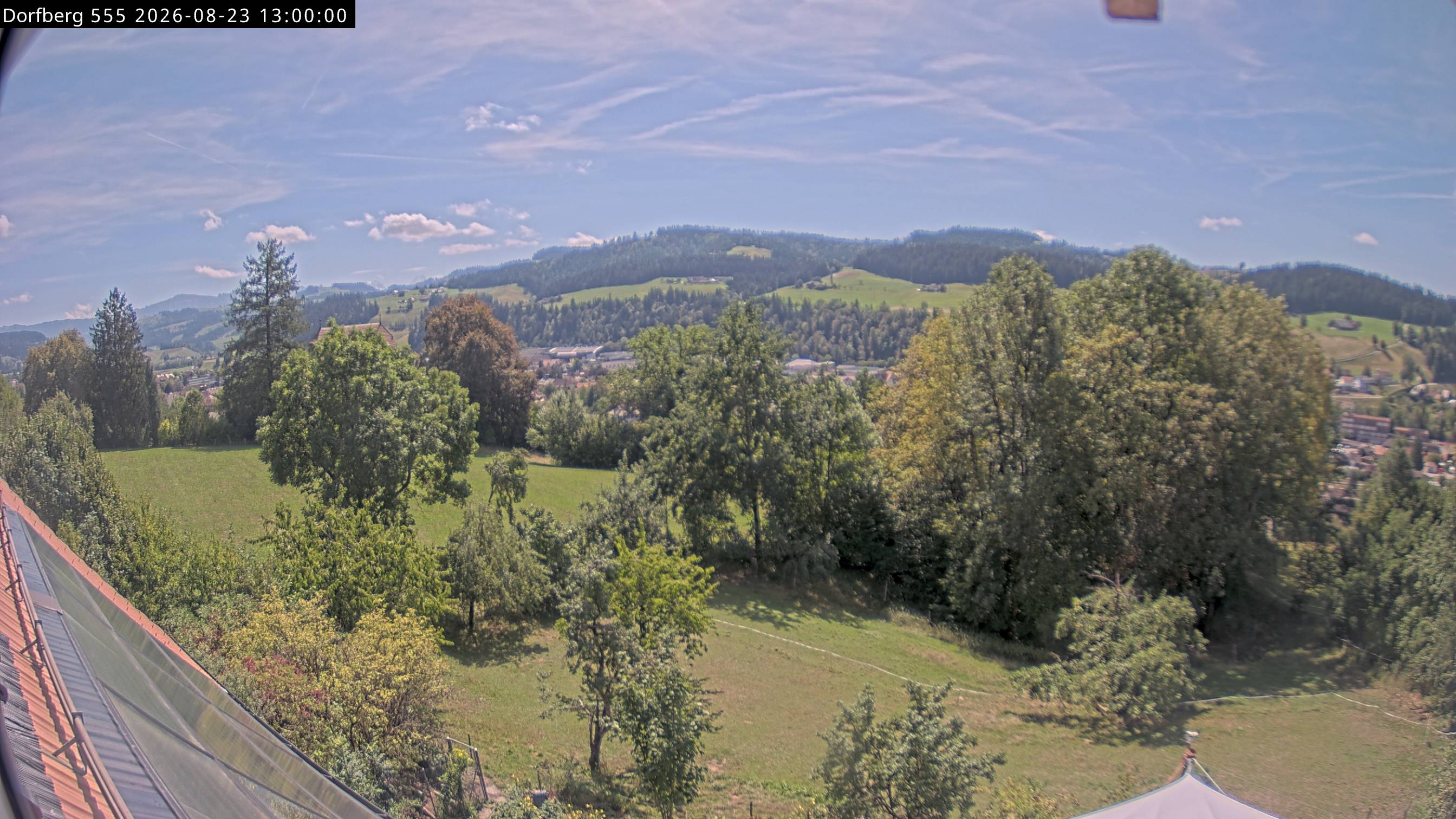 Webcam-Bild: Aussicht vom Dorfberg in Langnau 20260823-130000